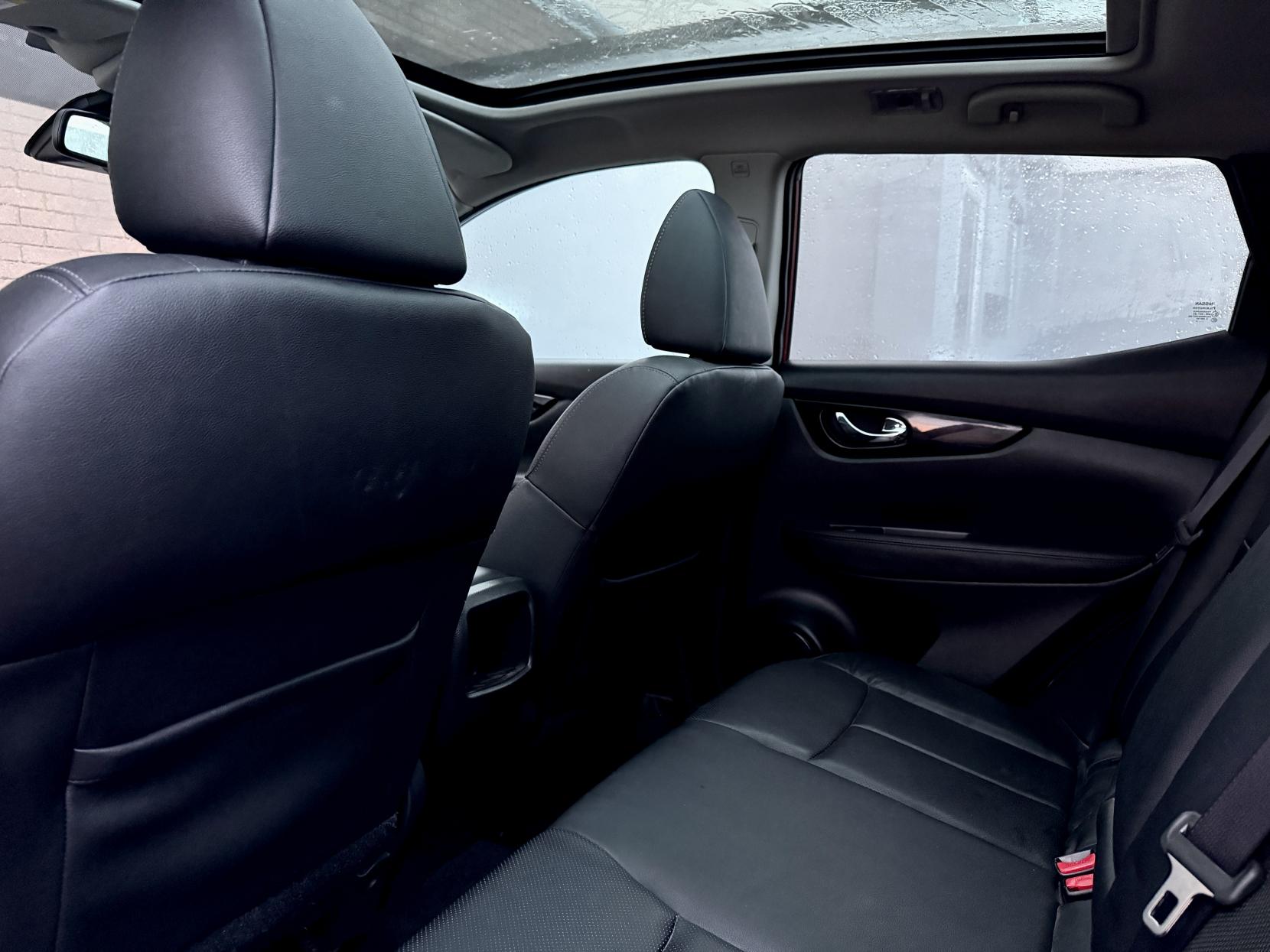 Nissan Qashqai 1.2 DIG-T Tekna SUV 5dr Petrol Manual 2WD Euro 5 (s/s) (115 ps)