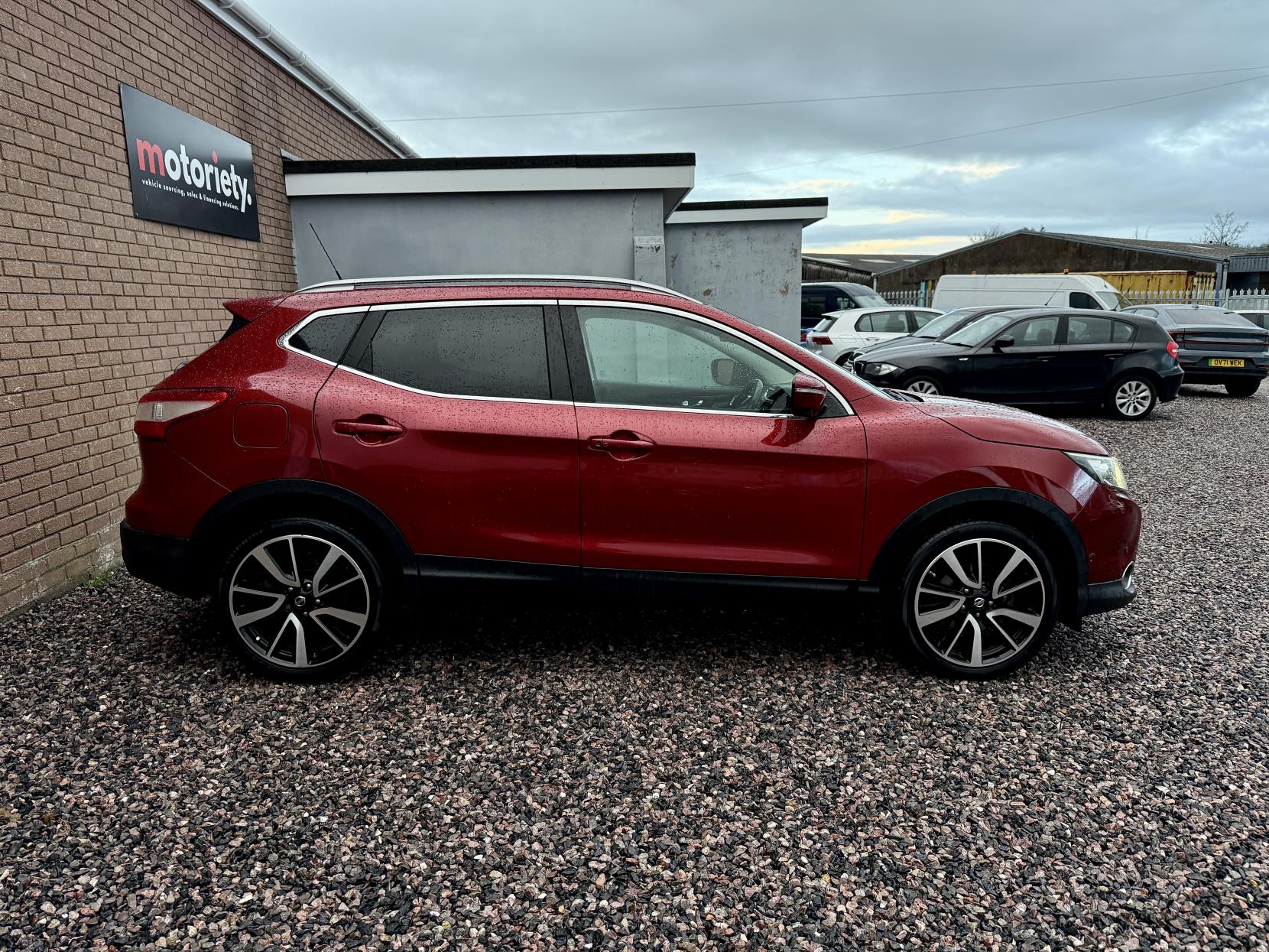 Nissan Qashqai 1.2 DIG-T Tekna SUV 5dr Petrol Manual 2WD Euro 5 (s/s) (115 ps)