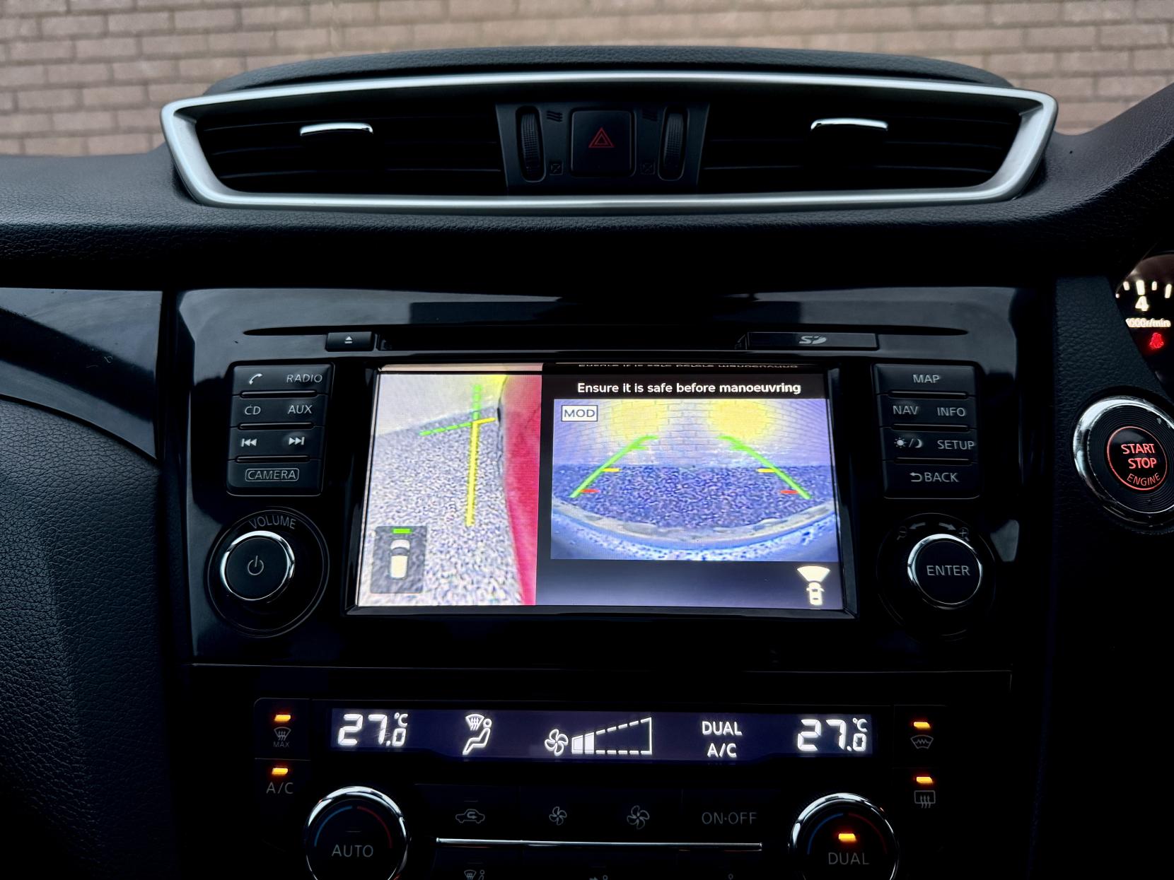 Nissan Qashqai 1.2 DIG-T Tekna SUV 5dr Petrol Manual 2WD Euro 5 (s/s) (115 ps)