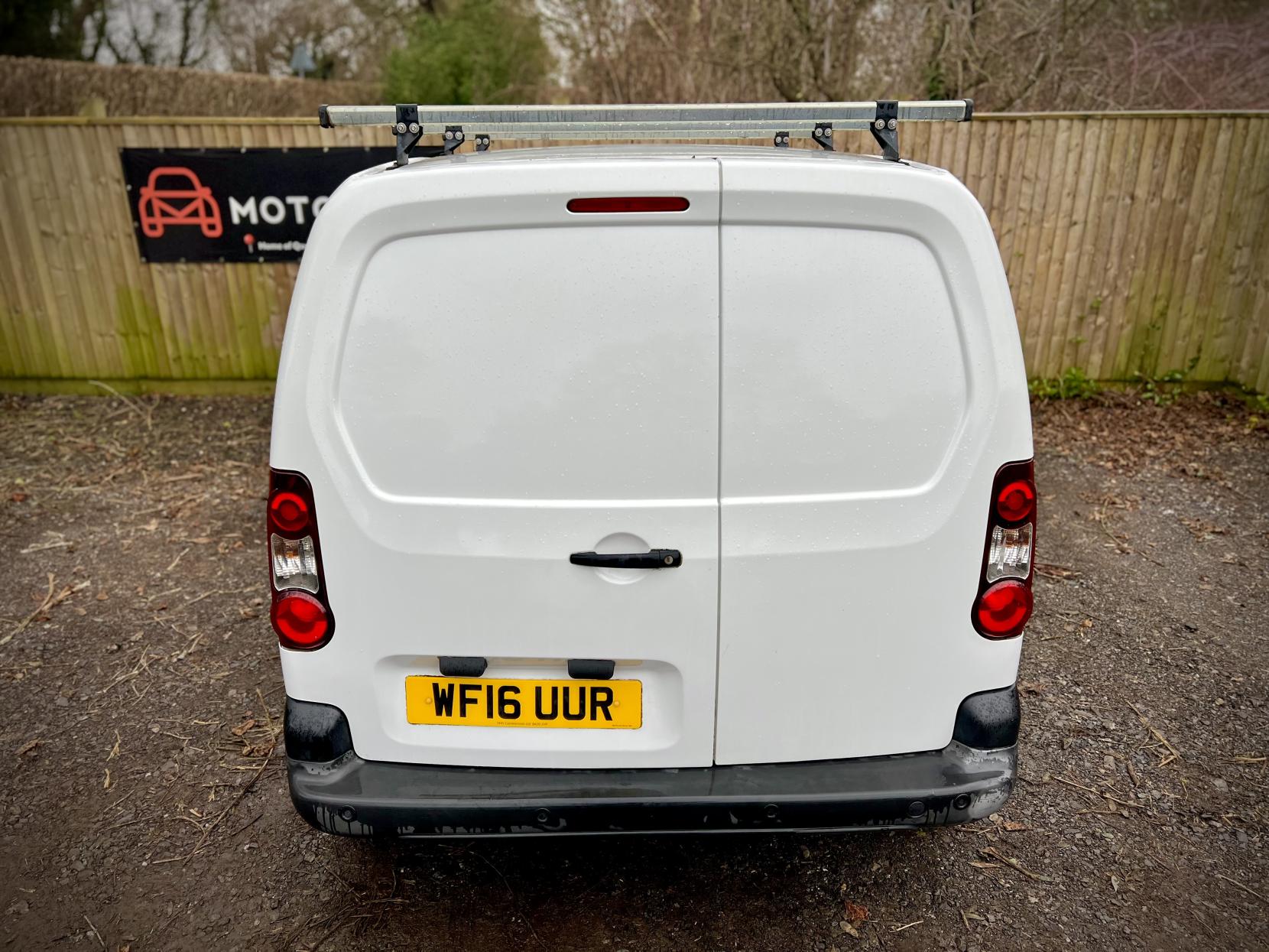 Peugeot Partner 1.6 HDi 850 Professional Panel Van 4dr Diesel Manual L1 (132 g/km, 90 bhp)