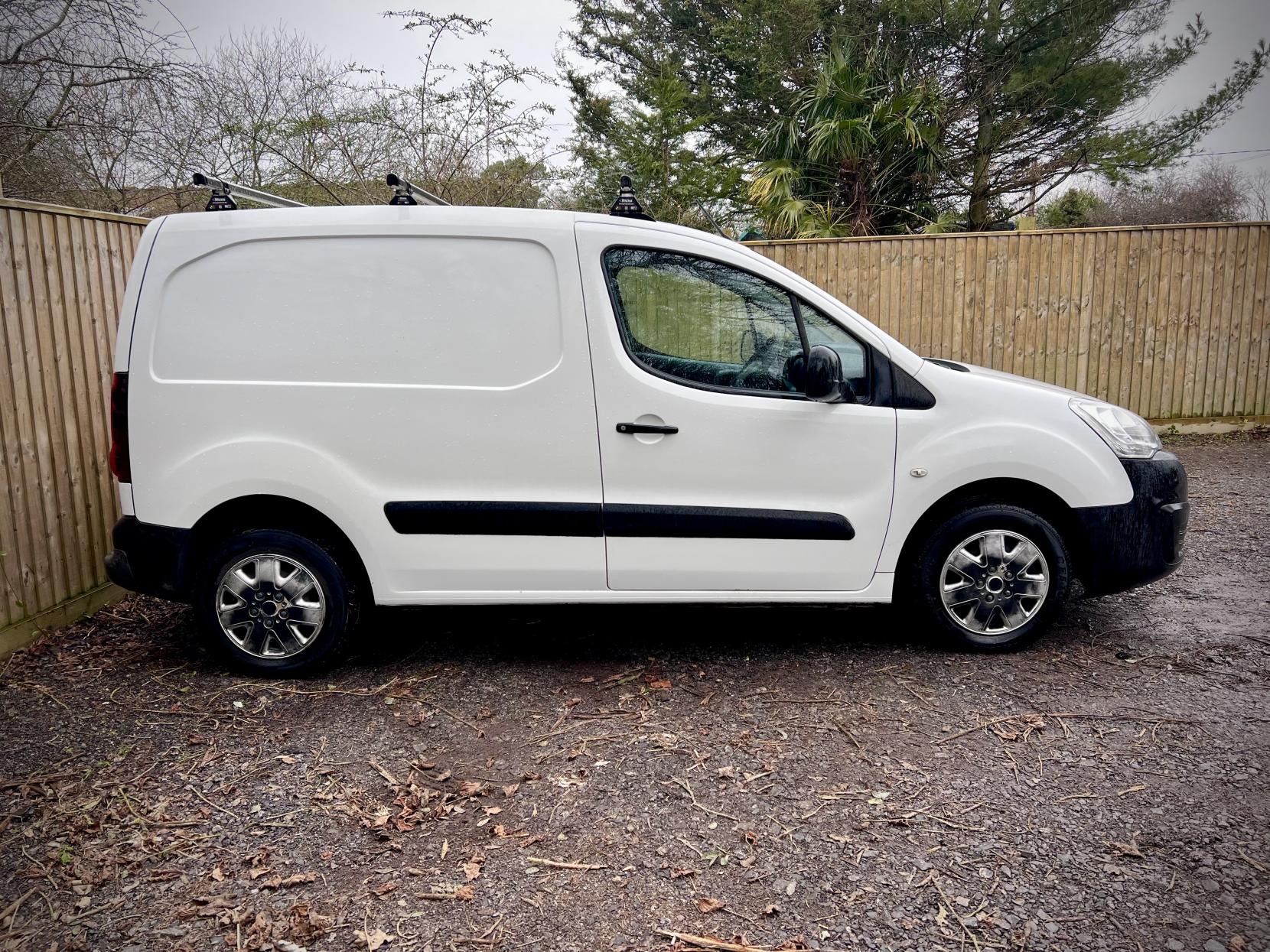 Peugeot Partner 1.6 HDi 850 Professional Panel Van 4dr Diesel Manual L1 (132 g/km, 90 bhp)