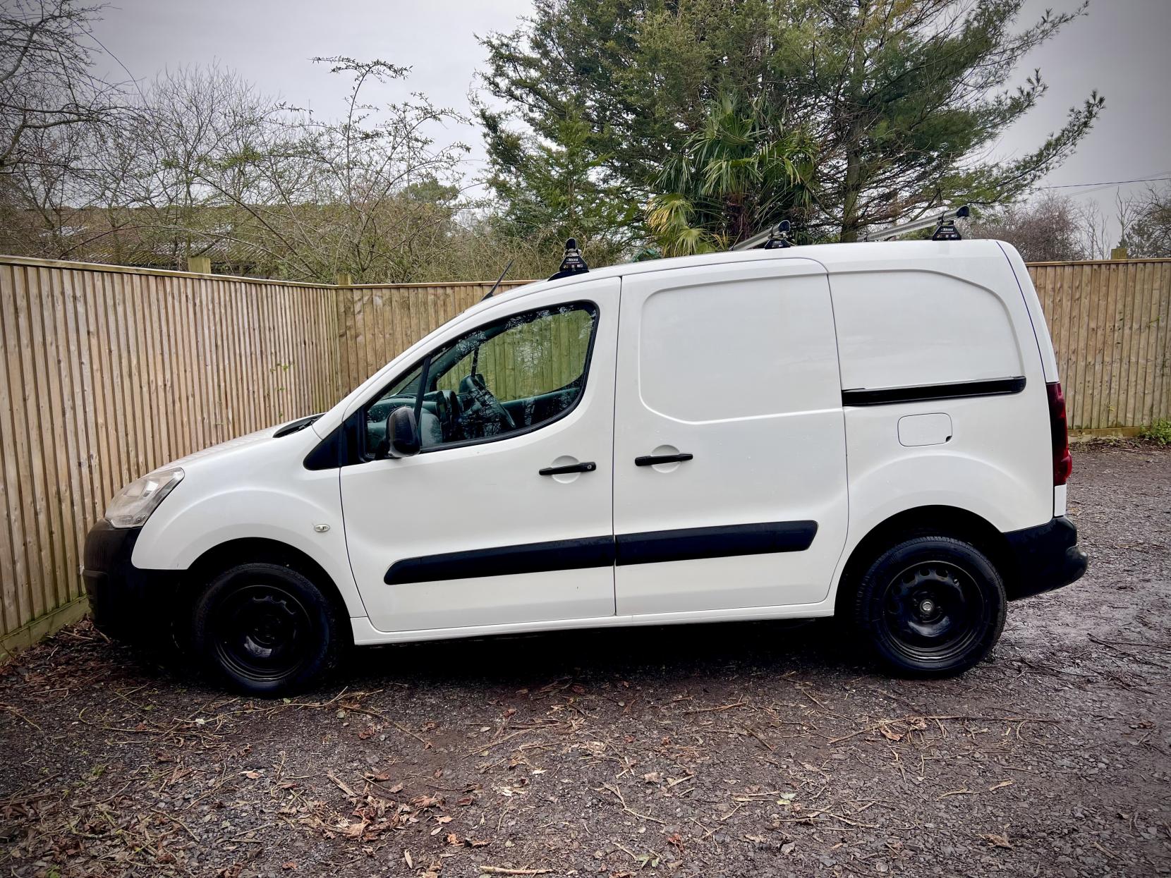 Peugeot Partner 1.6 HDi 850 Professional Panel Van 4dr Diesel Manual L1 (132 g/km, 90 bhp)