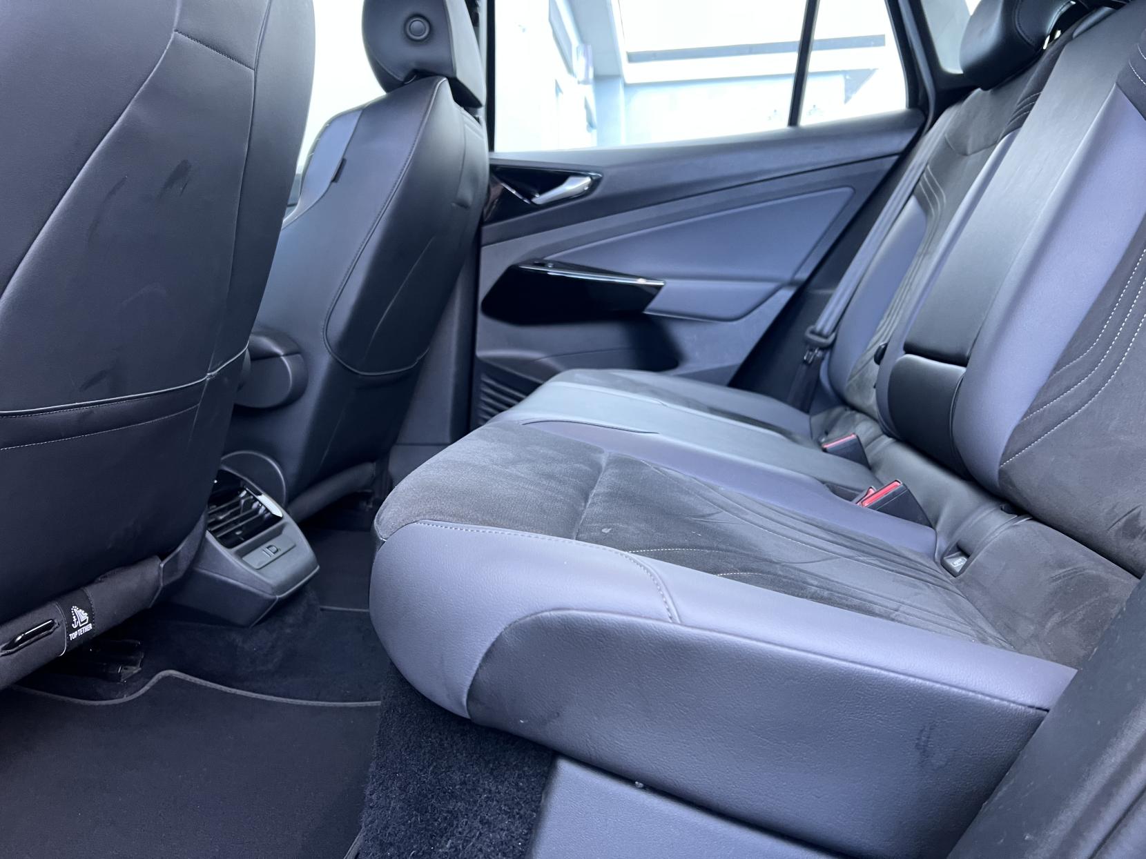 Volkswagen ID.4 Pro Performance 77kWh Life SUV 5dr Electric Auto (204 ps)