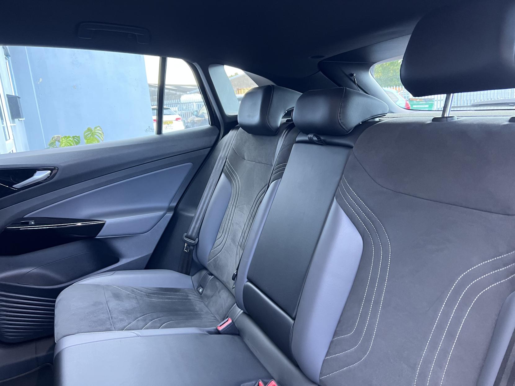 Volkswagen ID.4 Pro Performance 77kWh Life SUV 5dr Electric Auto (204 ps)