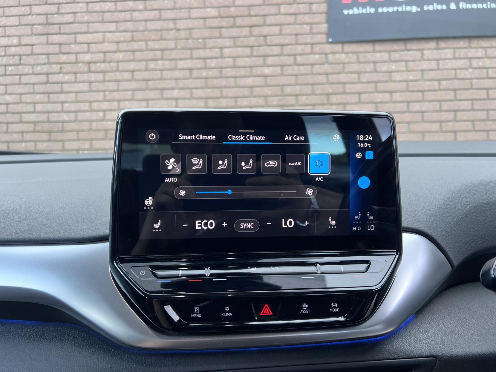 Volkswagen ID.4 Pro Performance 77kWh Life SUV 5dr Electric Auto (204 ps)