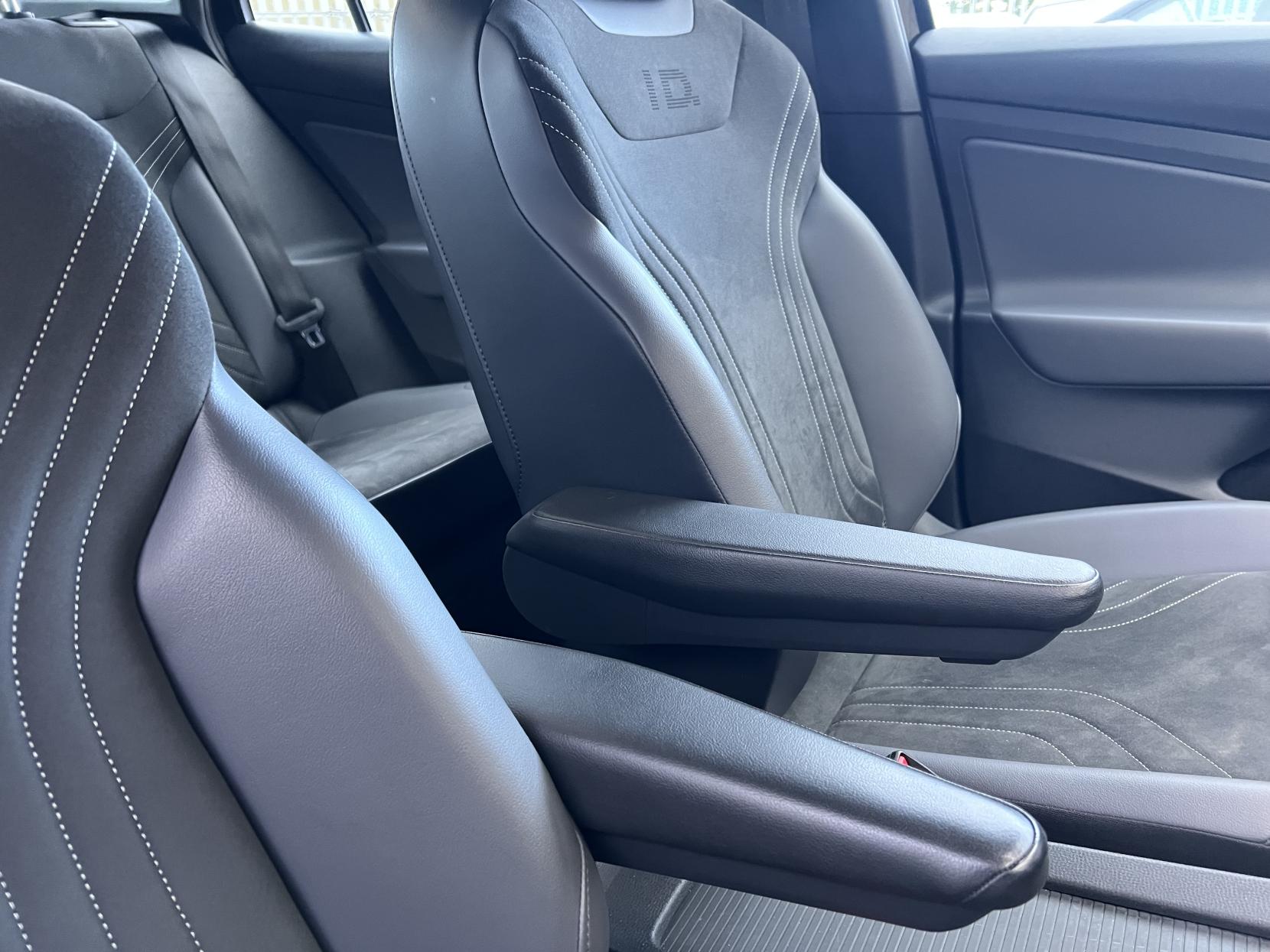 Volkswagen ID.4 Pro Performance 77kWh Life SUV 5dr Electric Auto (204 ps)