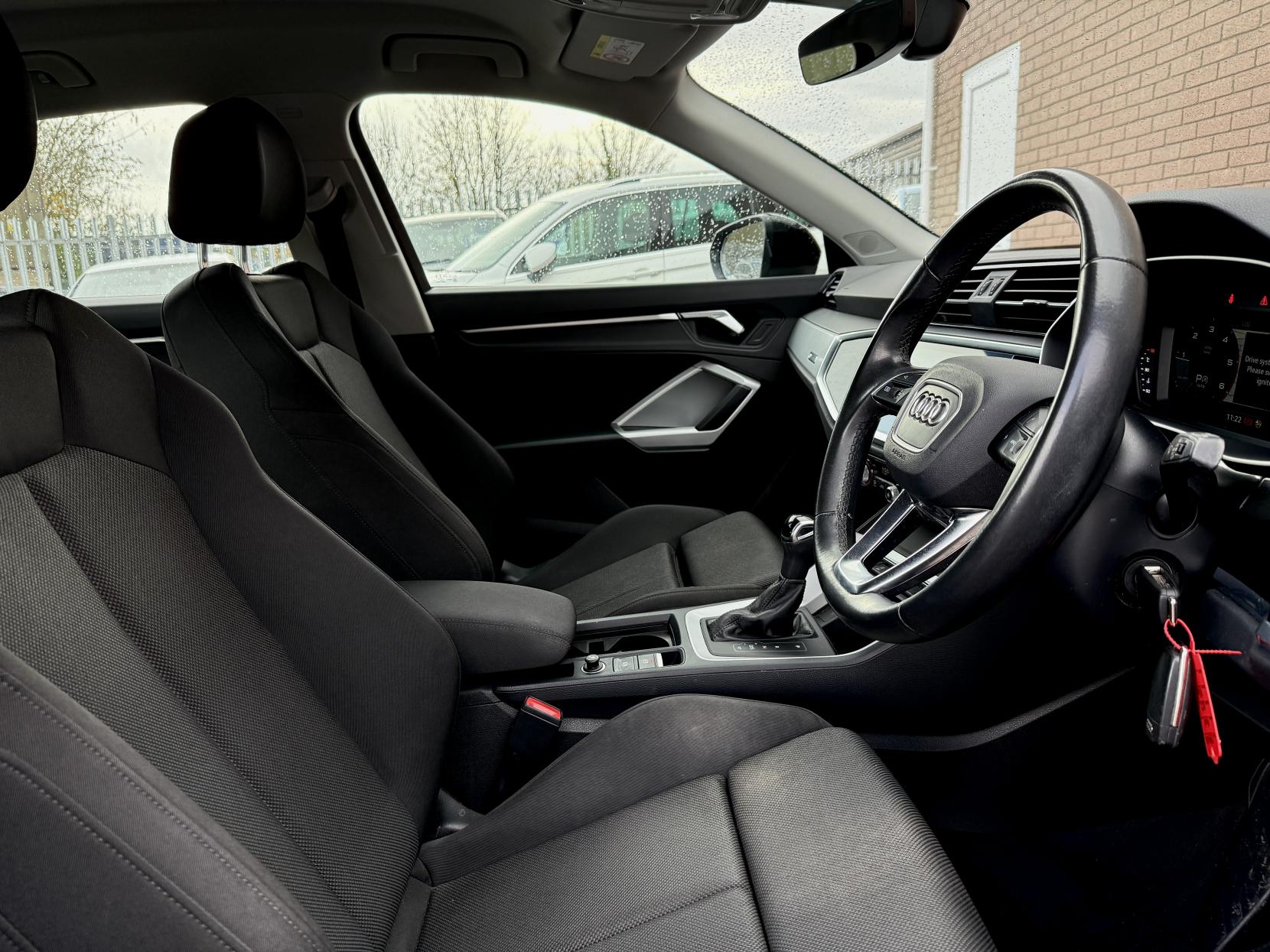 Audi Q3 2.0 TDI 35 Sport SUV 5dr Diesel S Tronic Euro 6 (s/s) (150 ps)