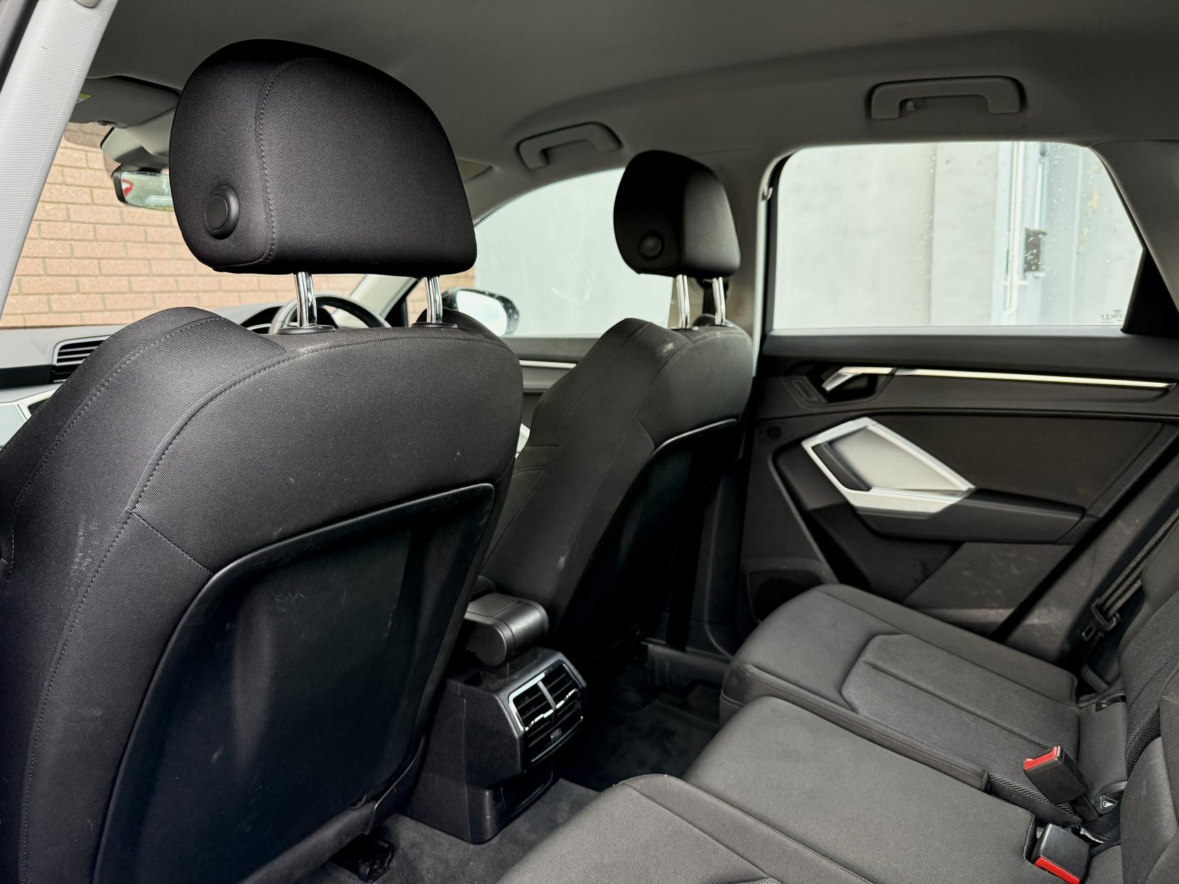 Audi Q3 2.0 TDI 35 Sport SUV 5dr Diesel S Tronic Euro 6 (s/s) (150 ps)