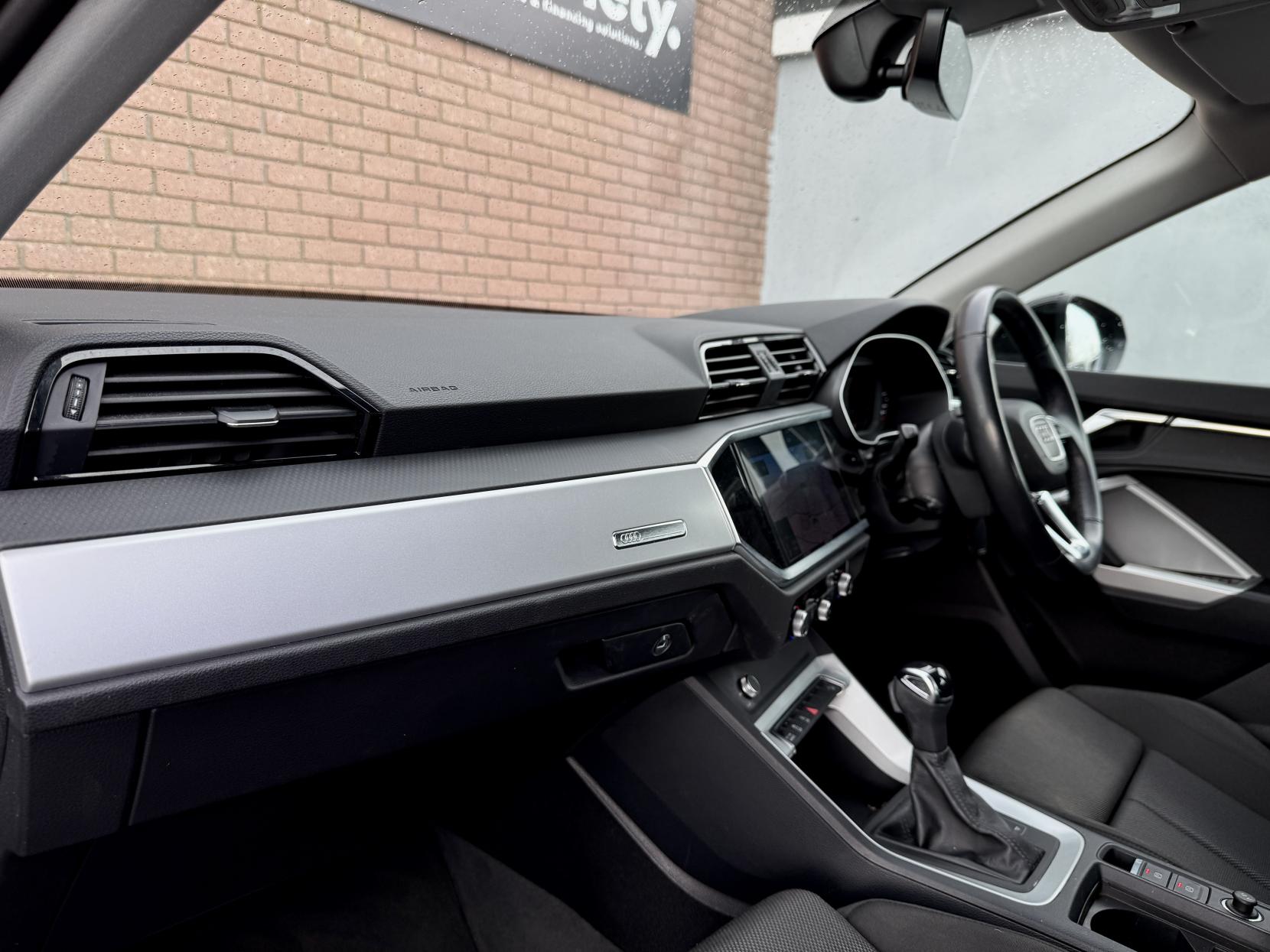 Audi Q3 2.0 TDI 35 Sport SUV 5dr Diesel S Tronic Euro 6 (s/s) (150 ps)