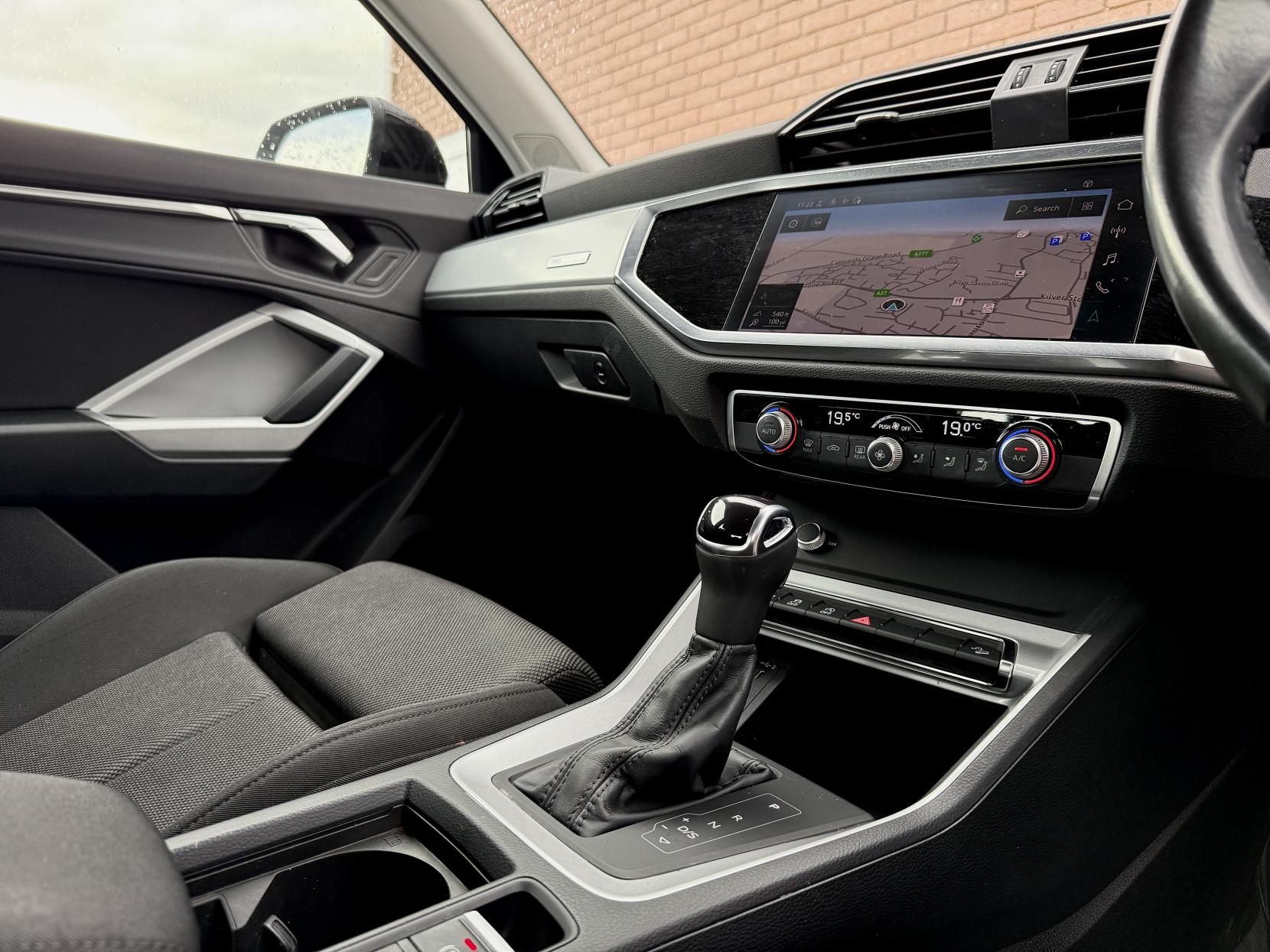 Audi Q3 2.0 TDI 35 Sport SUV 5dr Diesel S Tronic Euro 6 (s/s) (150 ps)