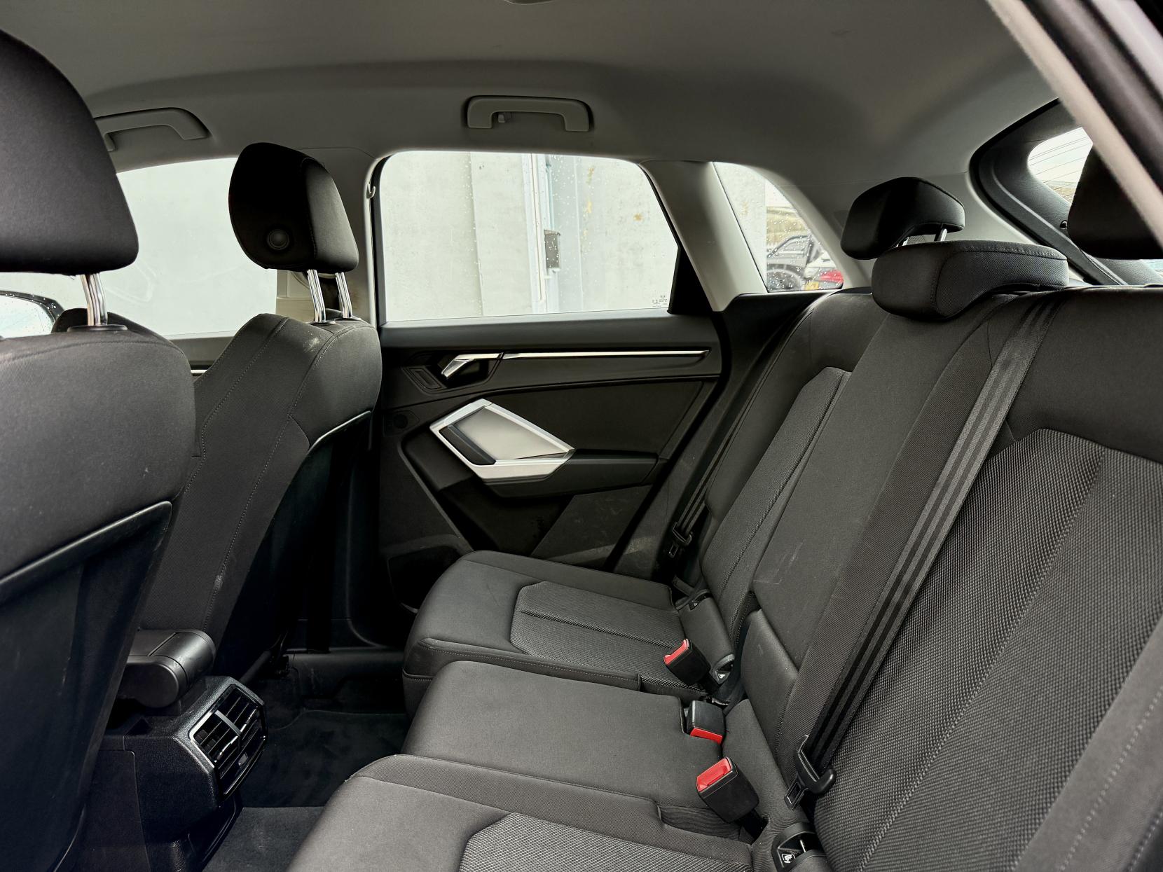 Audi Q3 2.0 TDI 35 Sport SUV 5dr Diesel S Tronic Euro 6 (s/s) (150 ps)