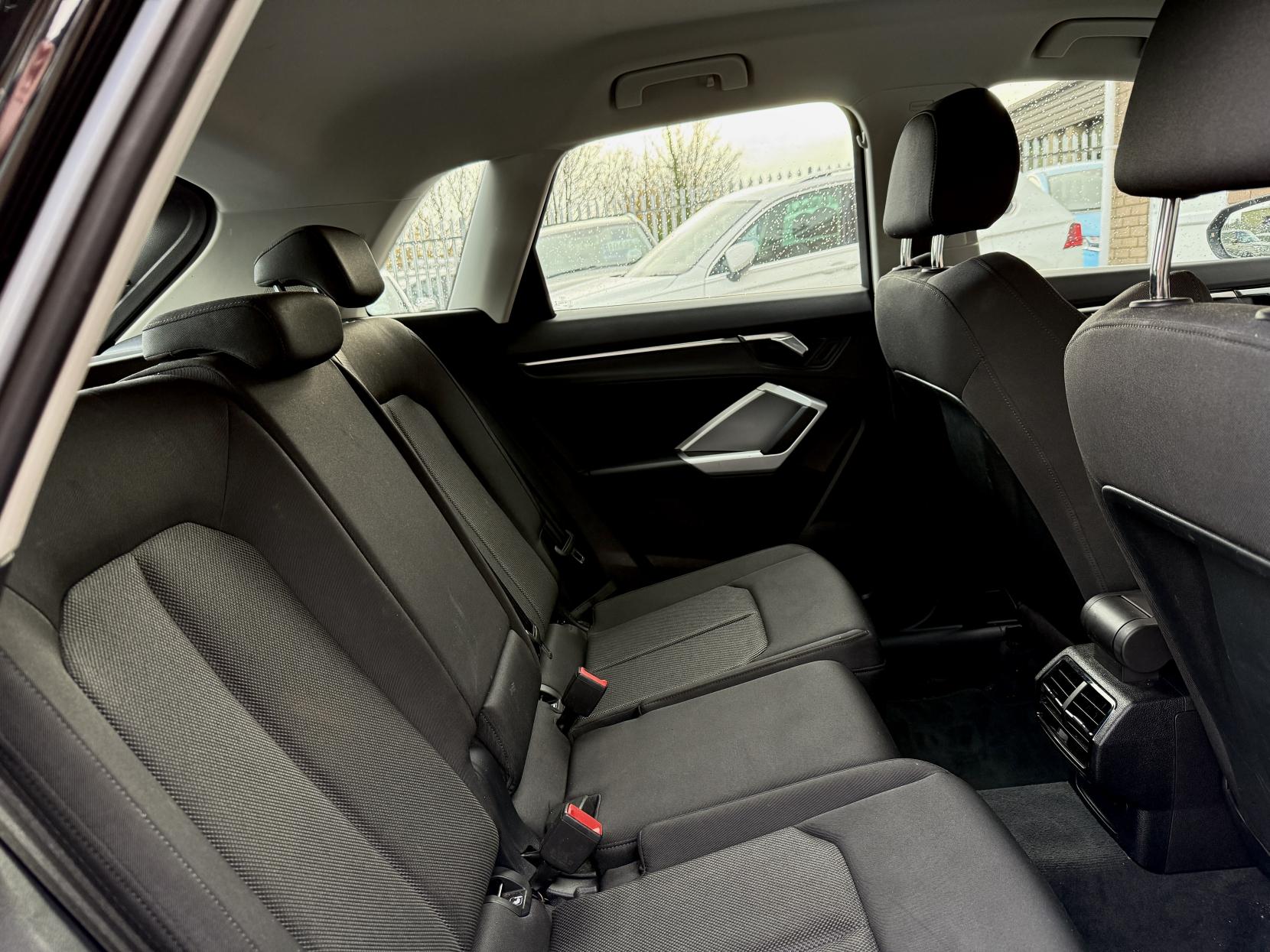 Audi Q3 2.0 TDI 35 Sport SUV 5dr Diesel S Tronic Euro 6 (s/s) (150 ps)