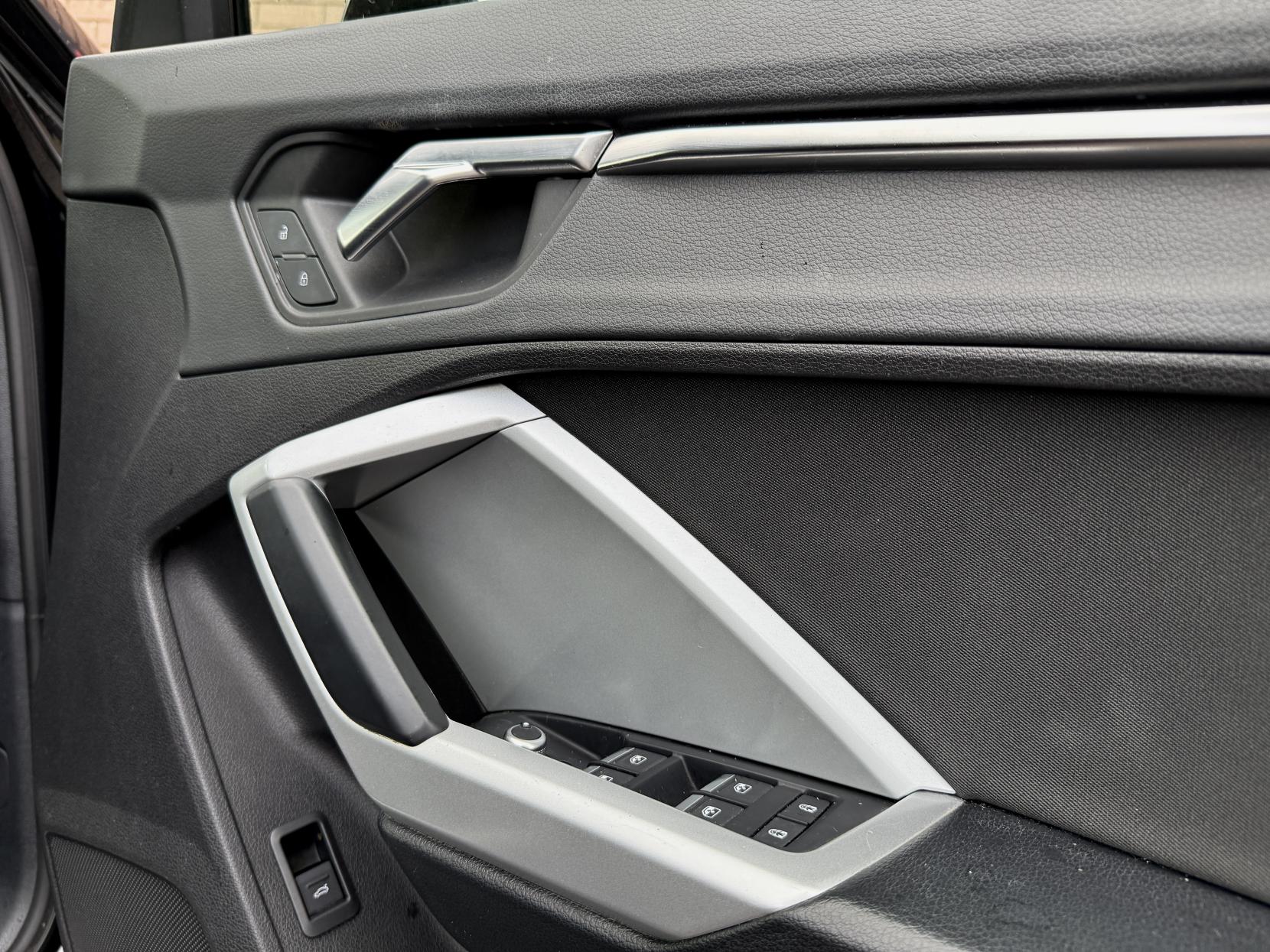 Audi Q3 2.0 TDI 35 Sport SUV 5dr Diesel S Tronic Euro 6 (s/s) (150 ps)