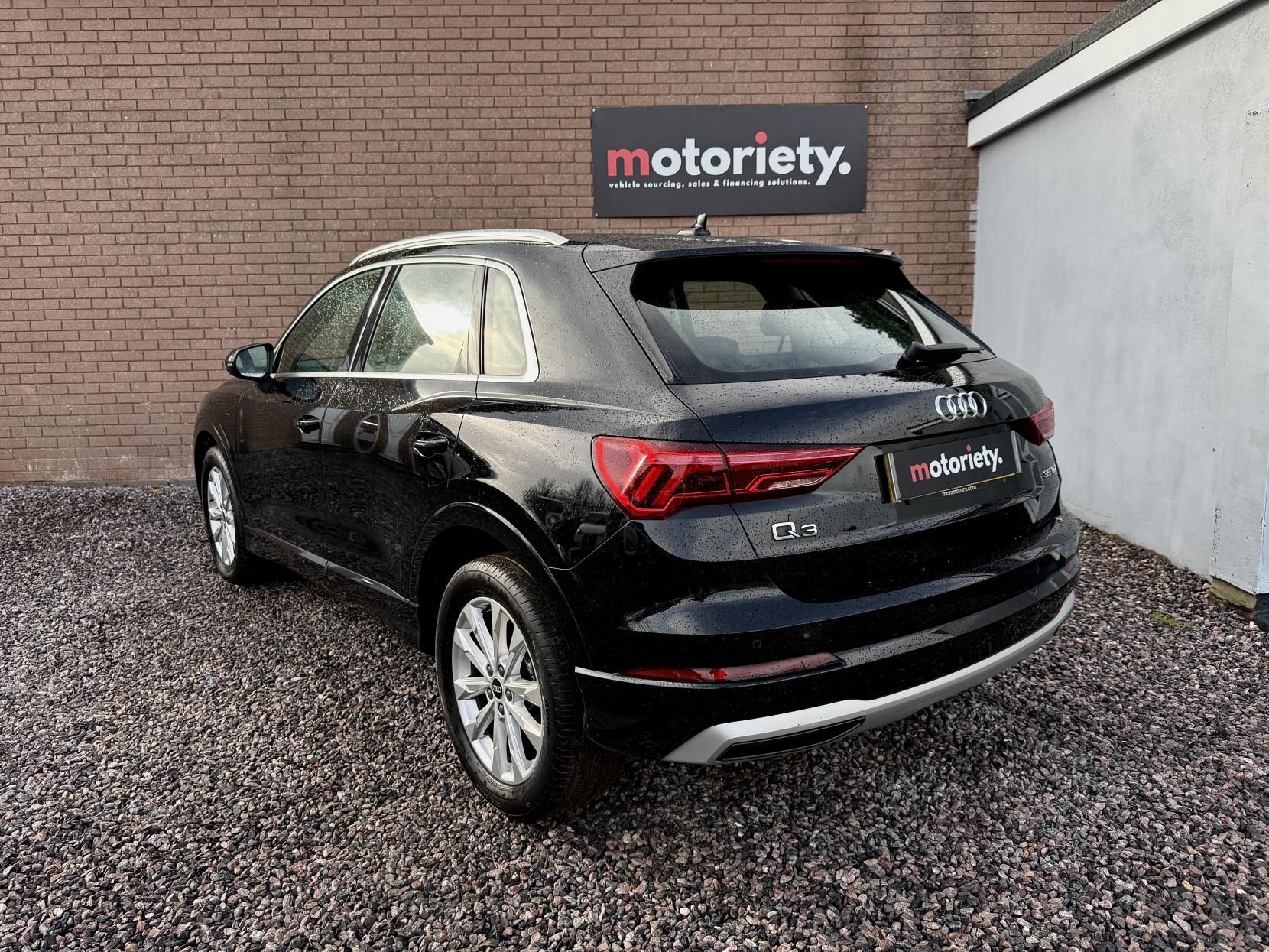 Audi Q3 2.0 TDI 35 Sport SUV 5dr Diesel S Tronic Euro 6 (s/s) (150 ps)