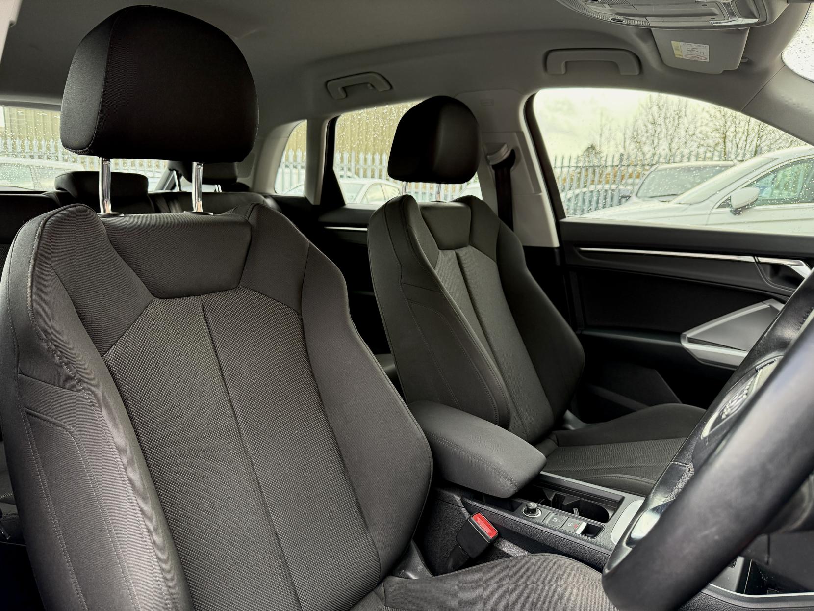 Audi Q3 2.0 TDI 35 Sport SUV 5dr Diesel S Tronic Euro 6 (s/s) (150 ps)