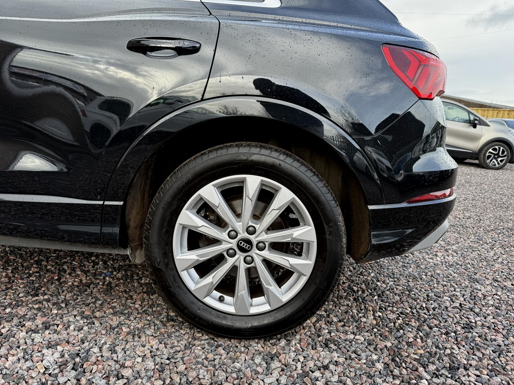 Audi Q3 2.0 TDI 35 Sport SUV 5dr Diesel S Tronic Euro 6 (s/s) (150 ps)