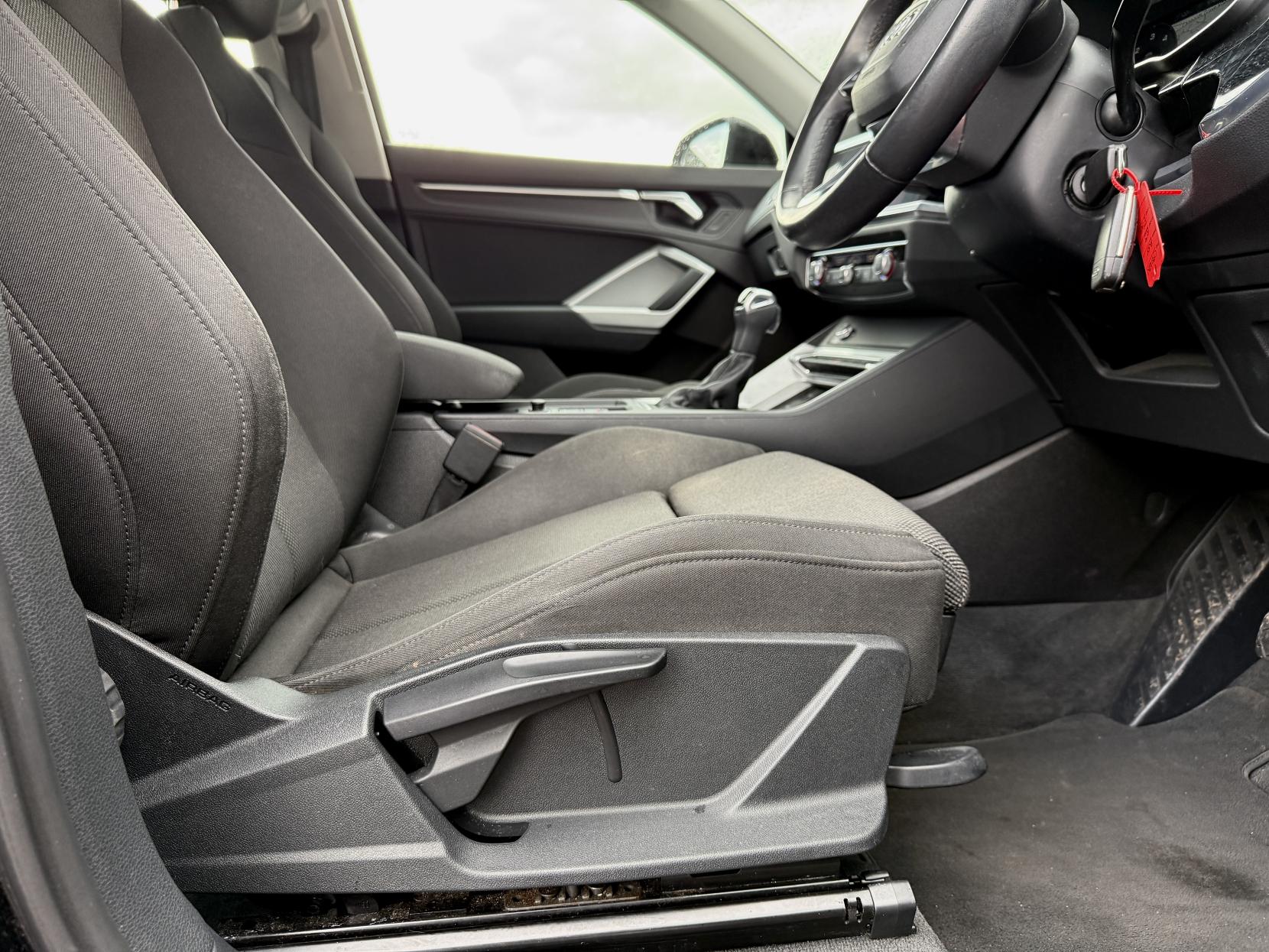 Audi Q3 2.0 TDI 35 Sport SUV 5dr Diesel S Tronic Euro 6 (s/s) (150 ps)