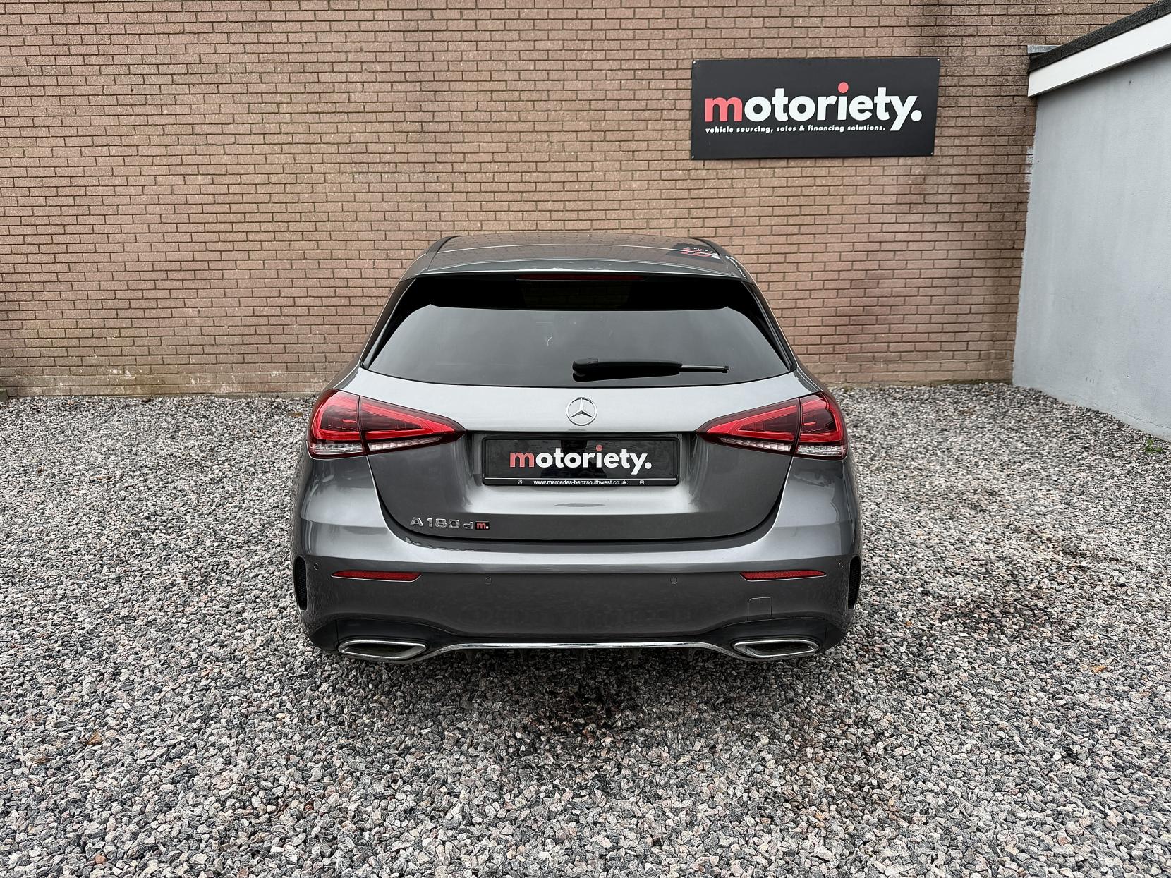 Mercedes-Benz A Class 1.5 A180d AMG Line (Premium Plus) Hatchback 5dr Diesel 7G-DCT Euro 6 (s/s) (116 ps)