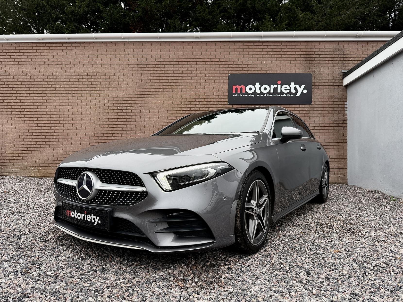 Mercedes-Benz A Class 1.5 A180d AMG Line (Premium Plus) Hatchback 5dr Diesel 7G-DCT Euro 6 (s/s) (116 ps)