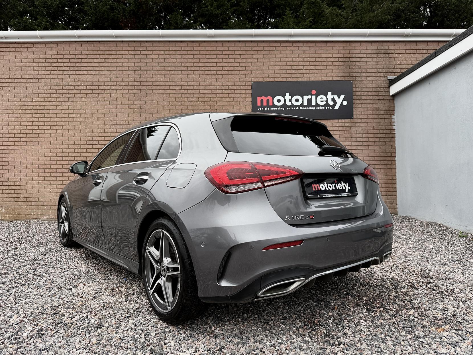 Mercedes-Benz A Class 1.5 A180d AMG Line (Premium Plus) Hatchback 5dr Diesel 7G-DCT Euro 6 (s/s) (116 ps)