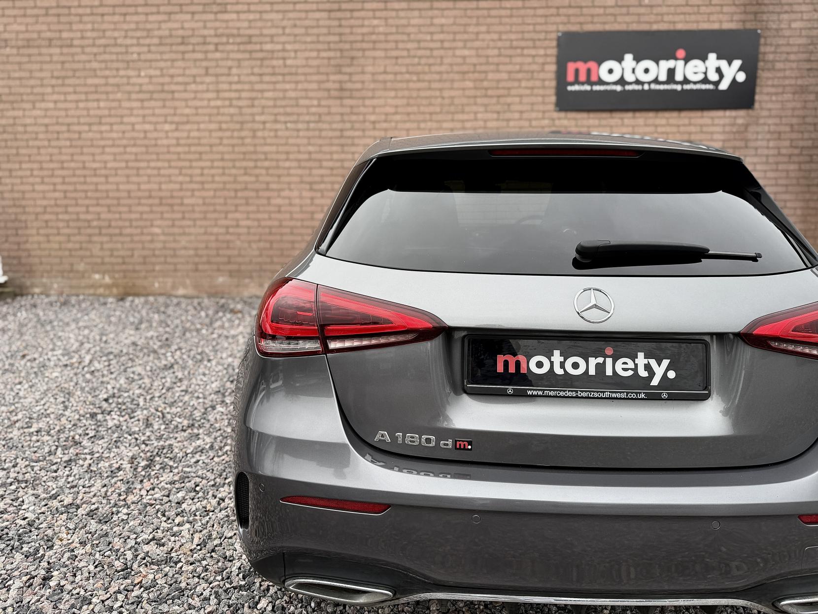 Mercedes-Benz A Class 1.5 A180d AMG Line (Premium Plus) Hatchback 5dr Diesel 7G-DCT Euro 6 (s/s) (116 ps)