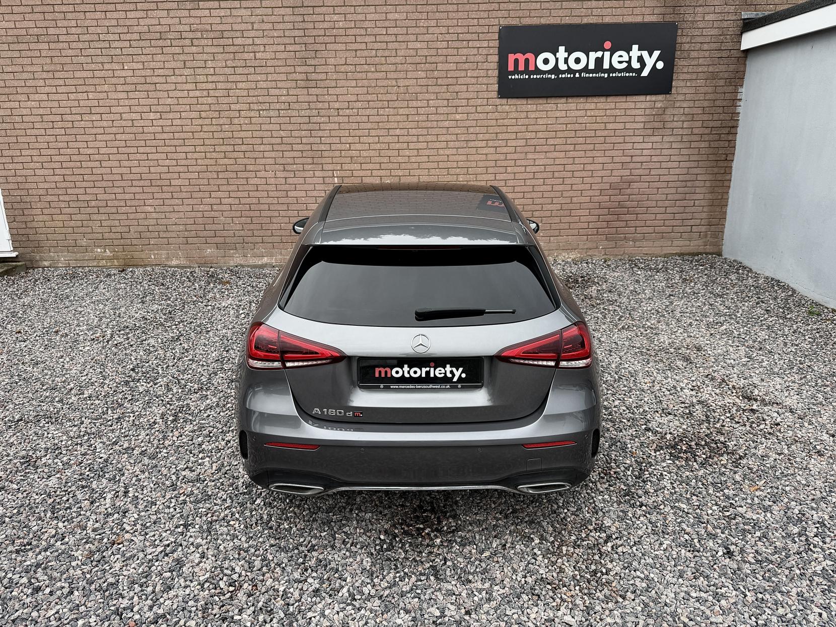 Mercedes-Benz A Class 1.5 A180d AMG Line (Premium Plus) Hatchback 5dr Diesel 7G-DCT Euro 6 (s/s) (116 ps)