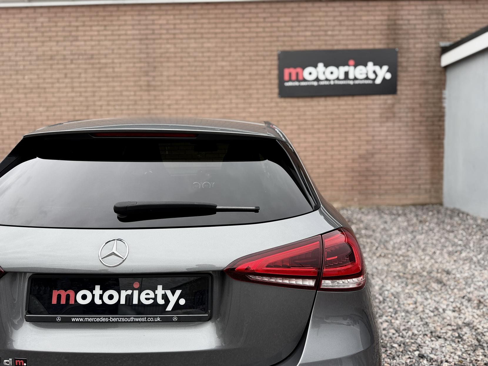 Mercedes-Benz A Class 1.5 A180d AMG Line (Premium Plus) Hatchback 5dr Diesel 7G-DCT Euro 6 (s/s) (116 ps)