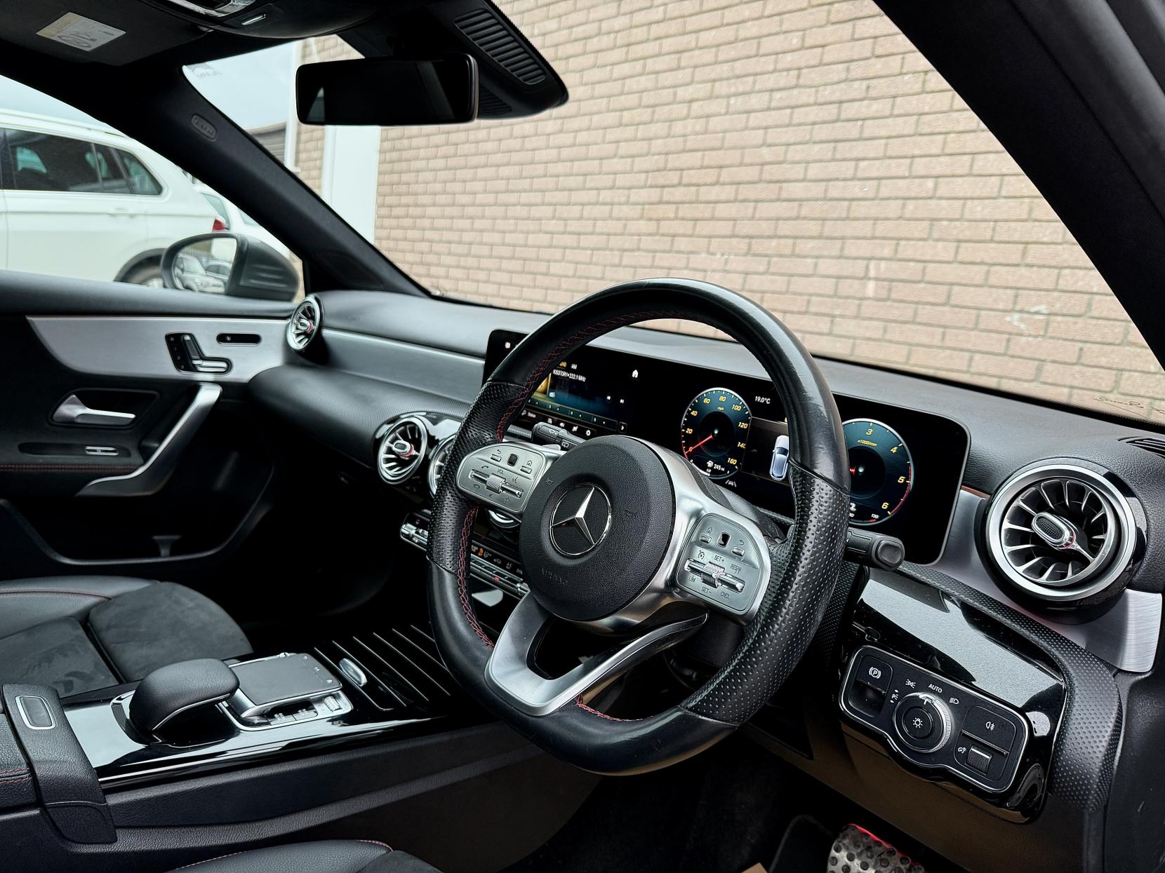 Mercedes-Benz A Class 1.5 A180d AMG Line (Premium Plus) Hatchback 5dr Diesel 7G-DCT Euro 6 (s/s) (116 ps)