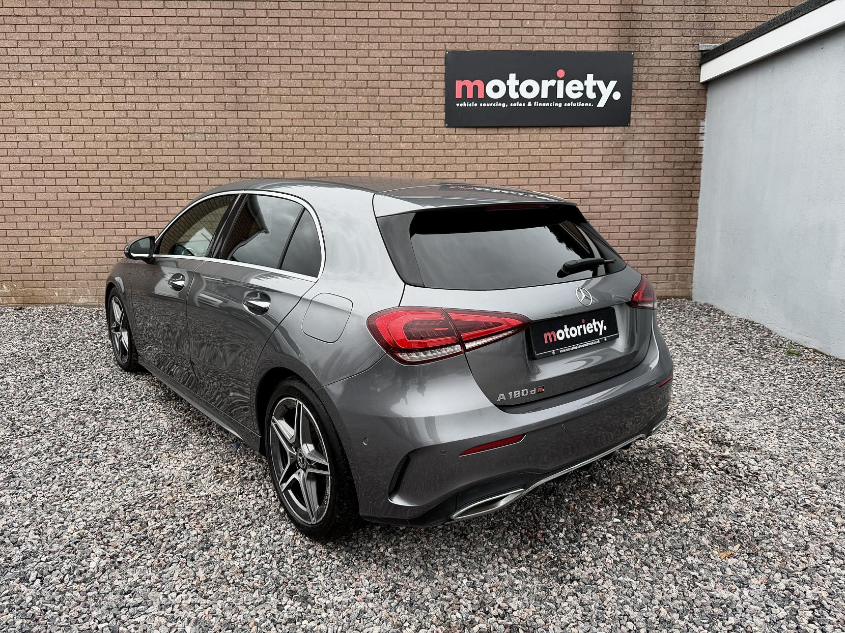 Mercedes-Benz A Class 1.5 A180d AMG Line (Premium Plus) Hatchback 5dr Diesel 7G-DCT Euro 6 (s/s) (116 ps)