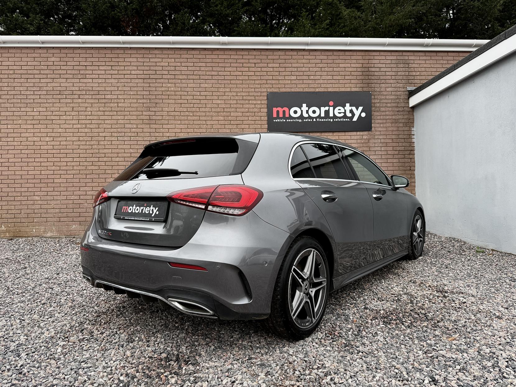 Mercedes-Benz A Class 1.5 A180d AMG Line (Premium Plus) Hatchback 5dr Diesel 7G-DCT Euro 6 (s/s) (116 ps)