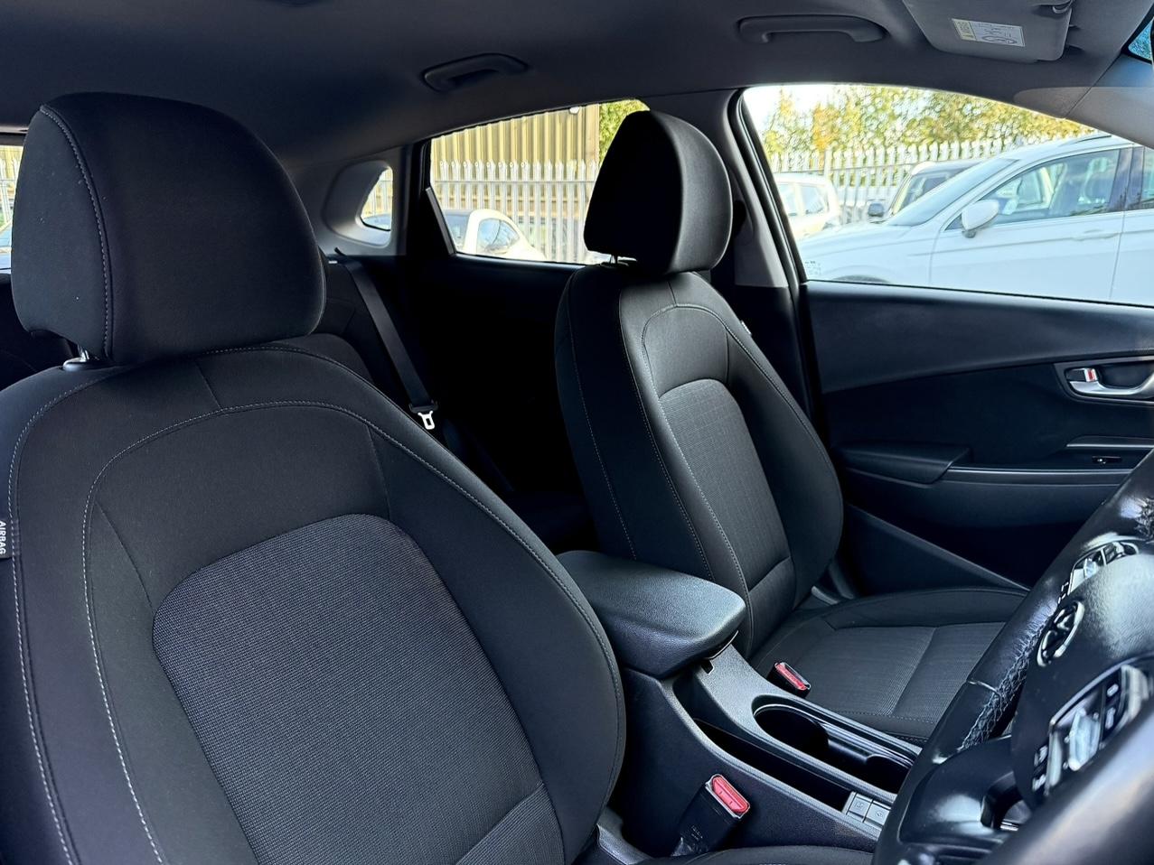 Hyundai KONA 1.6 h-GDi Premium SUV 5dr Petrol Hybrid DCT Euro 6 (s/s) (141 ps)