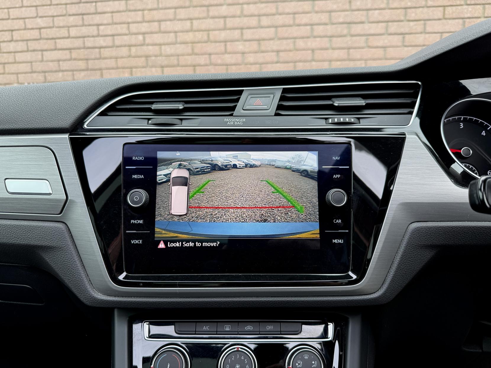 Volkswagen Touran 1.6 TDI BlueMotion Tech SE Family MPV 5dr Diesel DSG Euro 6 (s/s) (115 ps)