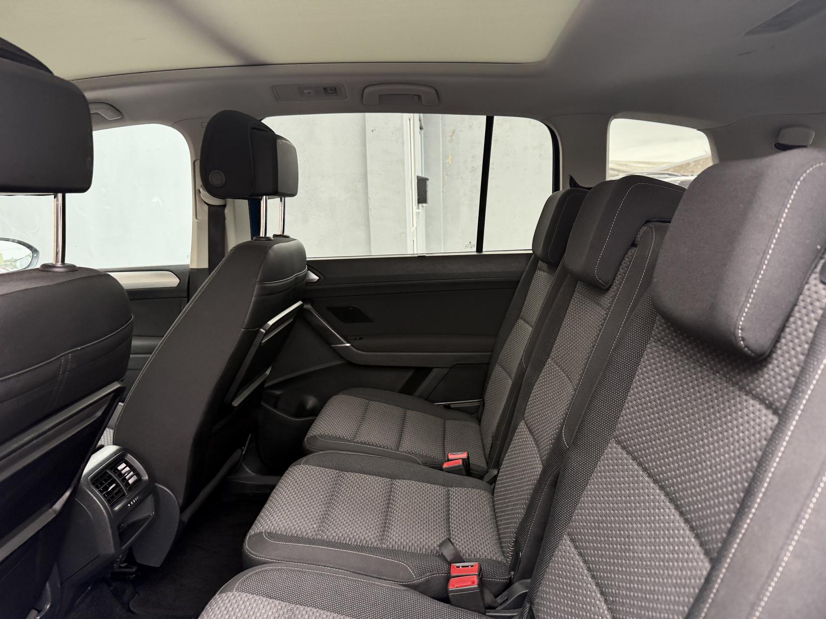 Volkswagen Touran 1.6 TDI BlueMotion Tech SE Family MPV 5dr Diesel DSG Euro 6 (s/s) (115 ps)