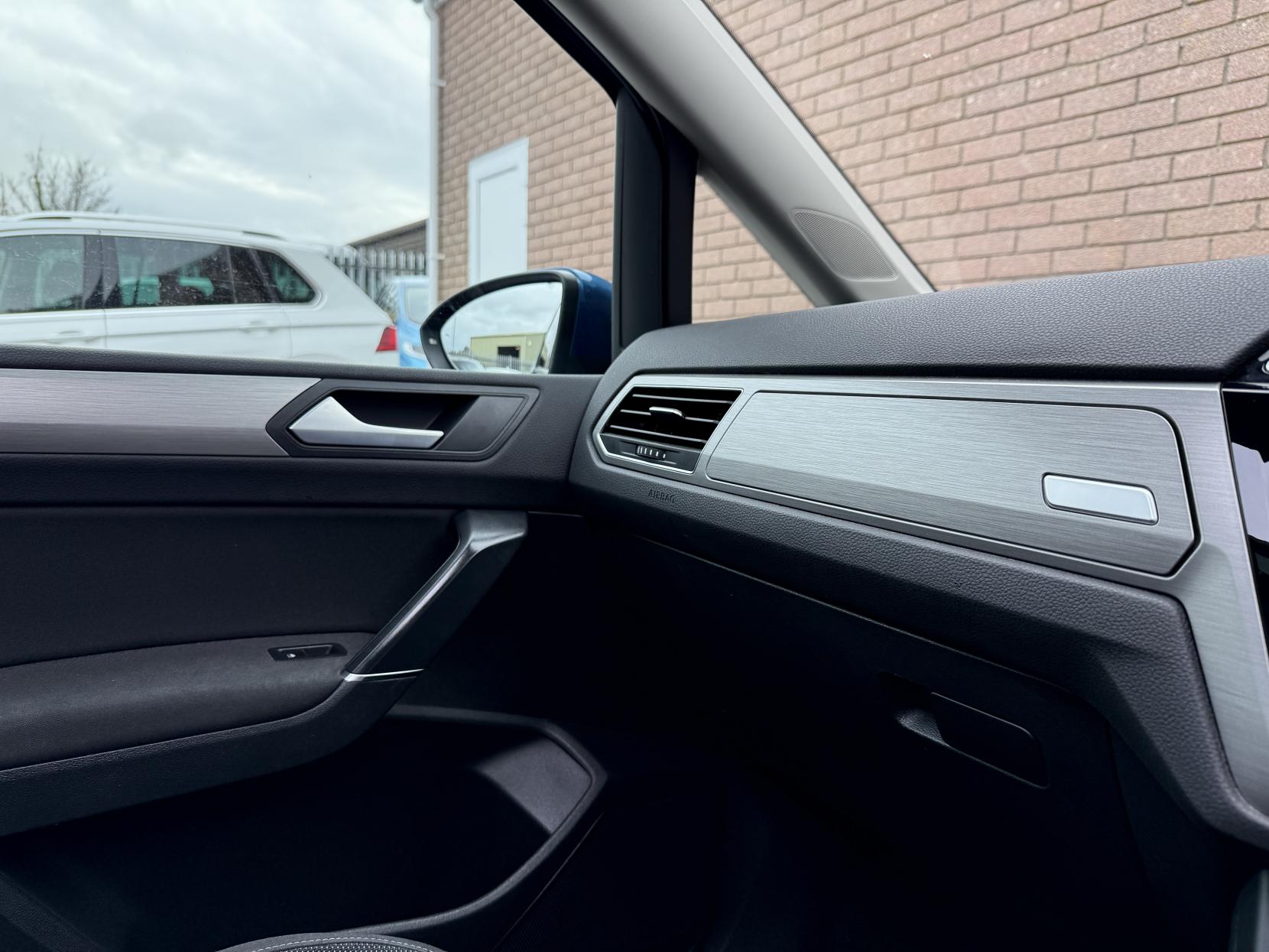 Volkswagen Touran 1.6 TDI BlueMotion Tech SE Family MPV 5dr Diesel DSG Euro 6 (s/s) (115 ps)