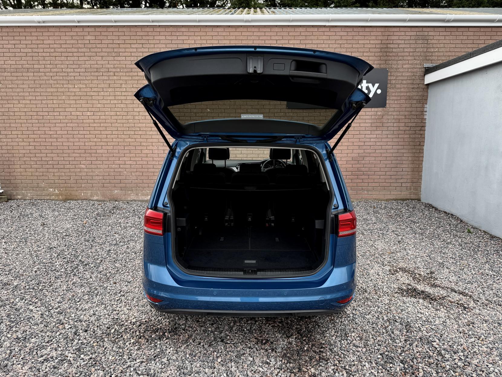 Volkswagen Touran 1.6 TDI BlueMotion Tech SE Family MPV 5dr Diesel DSG Euro 6 (s/s) (115 ps)