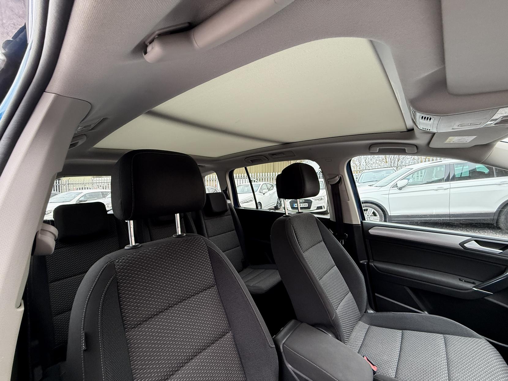 Volkswagen Touran 1.6 TDI BlueMotion Tech SE Family MPV 5dr Diesel DSG Euro 6 (s/s) (115 ps)