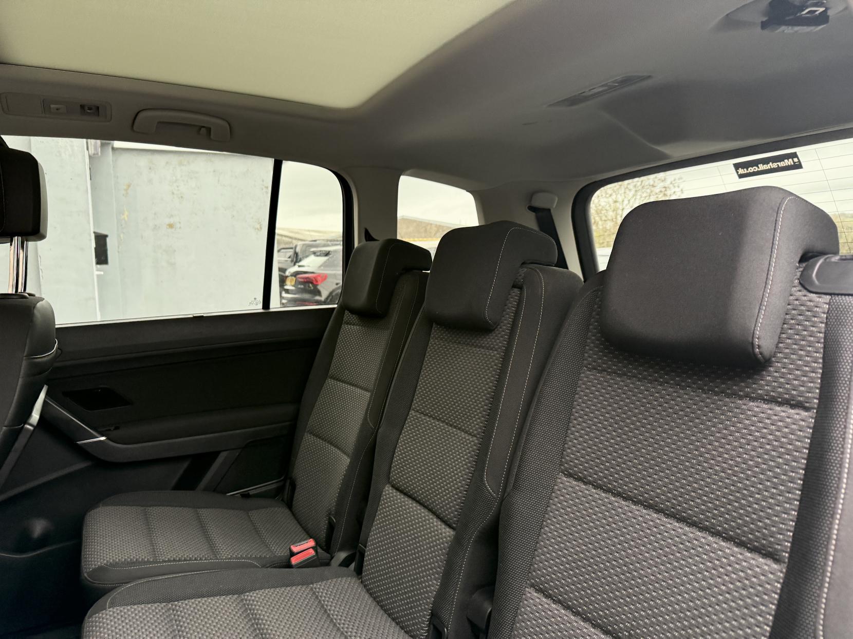 Volkswagen Touran 1.6 TDI BlueMotion Tech SE Family MPV 5dr Diesel DSG Euro 6 (s/s) (115 ps)