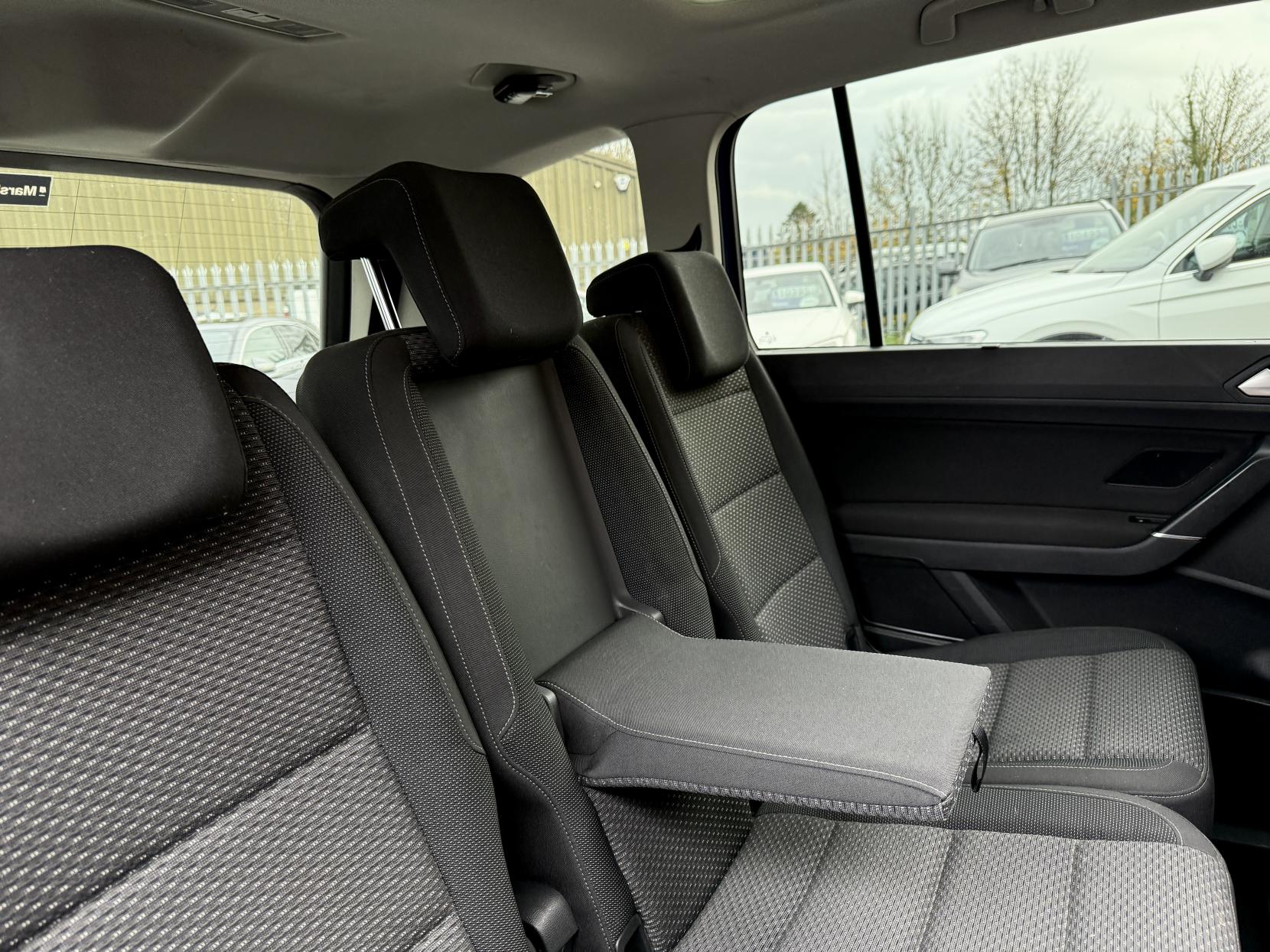 Volkswagen Touran 1.6 TDI BlueMotion Tech SE Family MPV 5dr Diesel DSG Euro 6 (s/s) (115 ps)