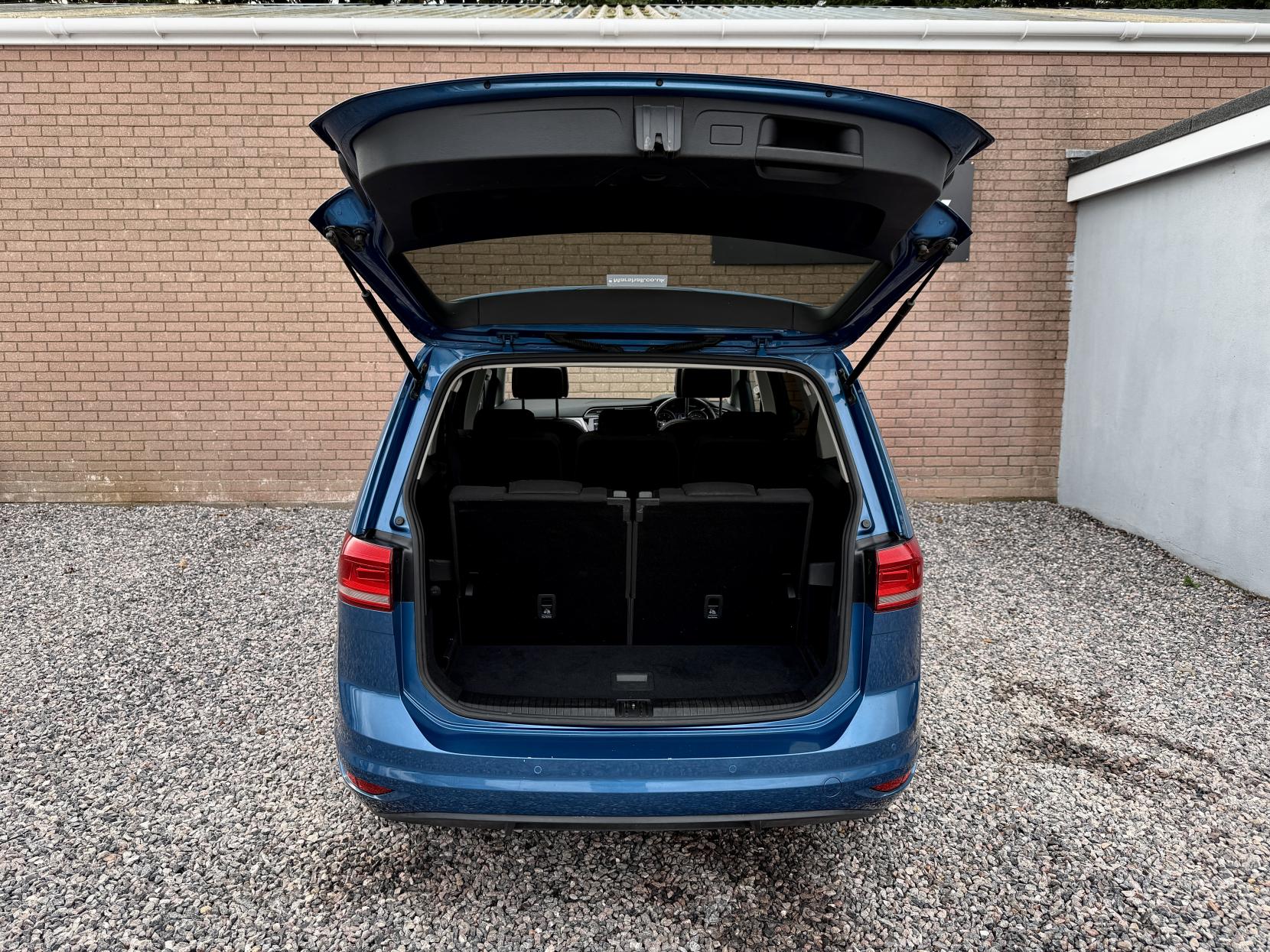 Volkswagen Touran 1.6 TDI BlueMotion Tech SE Family MPV 5dr Diesel DSG Euro 6 (s/s) (115 ps)