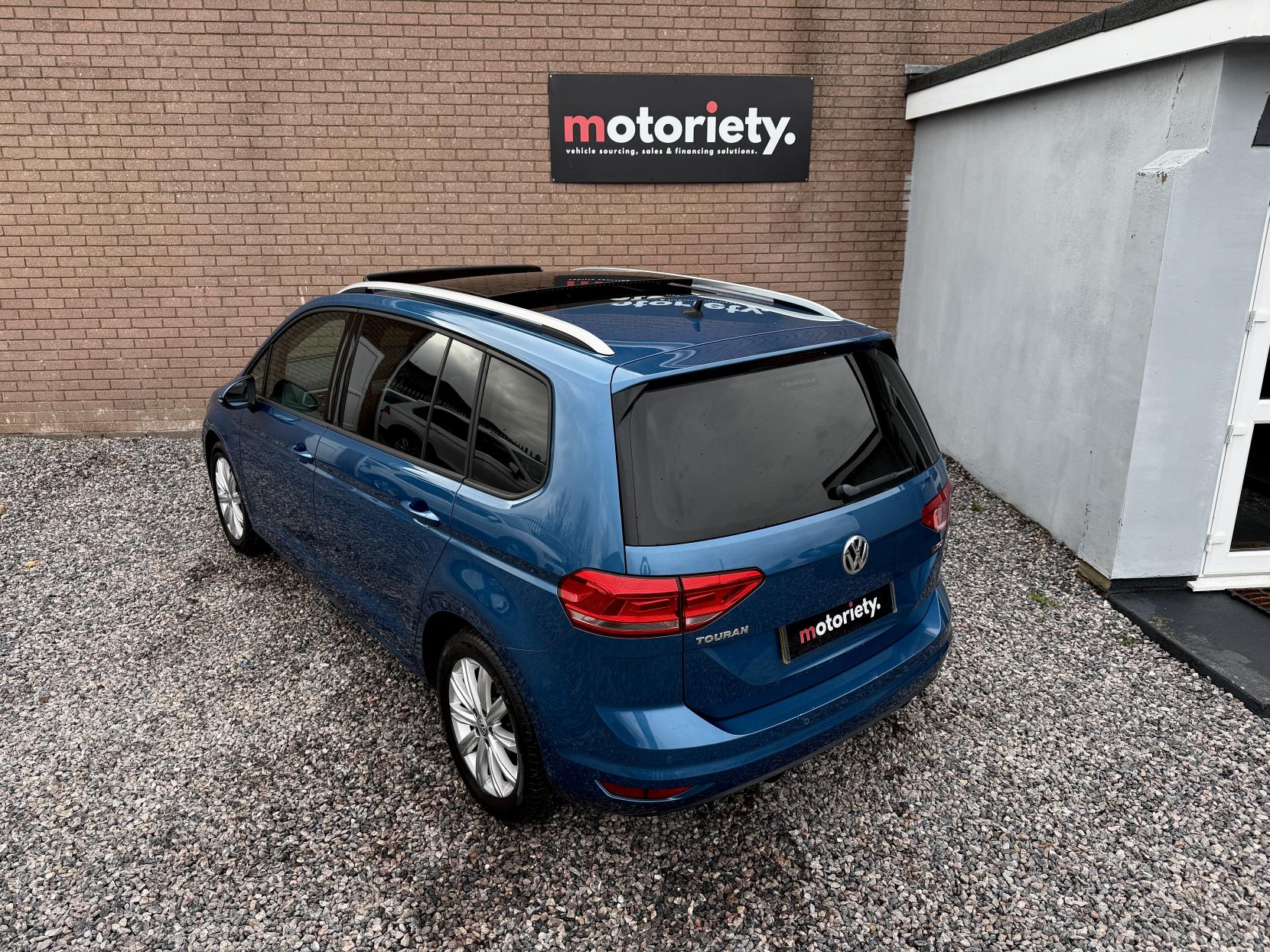 Volkswagen Touran 1.6 TDI BlueMotion Tech SE Family MPV 5dr Diesel DSG Euro 6 (s/s) (115 ps)
