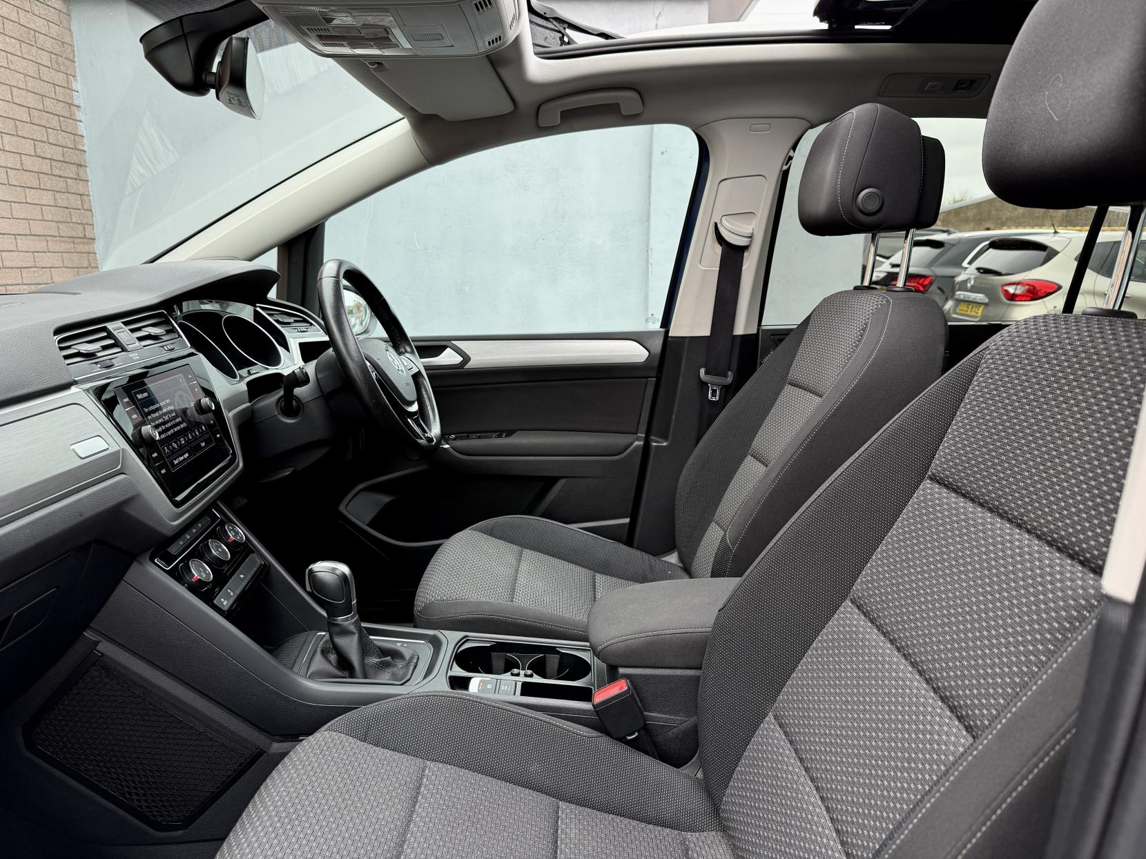 Volkswagen Touran 1.6 TDI BlueMotion Tech SE Family MPV 5dr Diesel DSG Euro 6 (s/s) (115 ps)