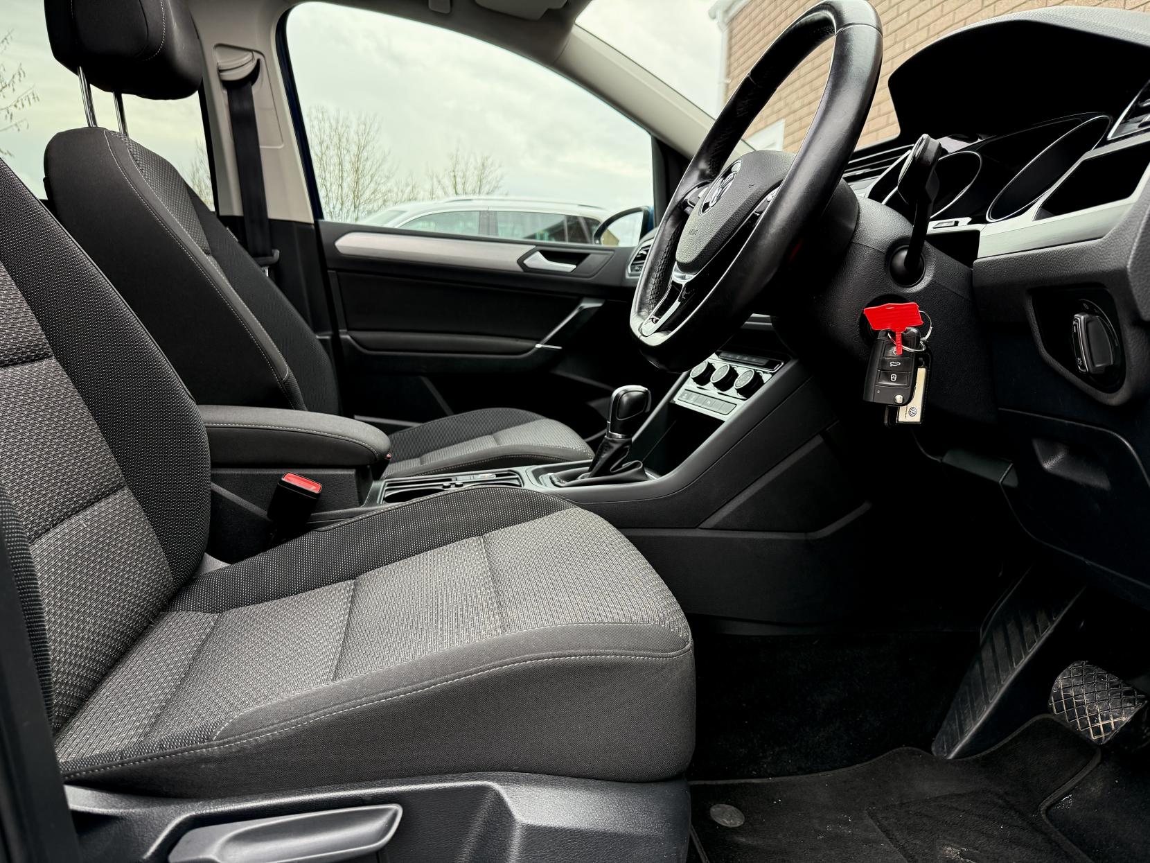 Volkswagen Touran 1.6 TDI BlueMotion Tech SE Family MPV 5dr Diesel DSG Euro 6 (s/s) (115 ps)