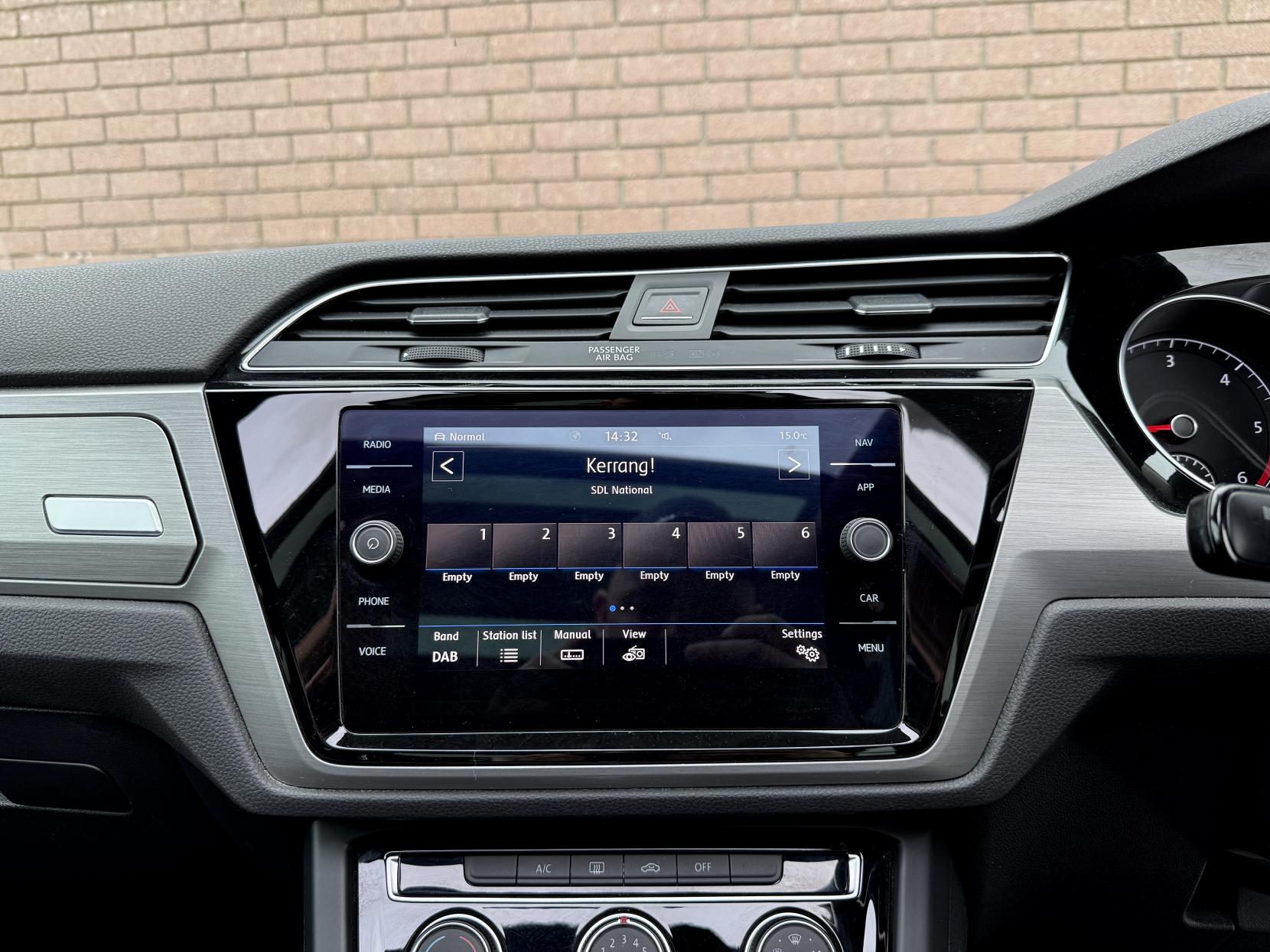 Volkswagen Touran 1.6 TDI BlueMotion Tech SE Family MPV 5dr Diesel DSG Euro 6 (s/s) (115 ps)