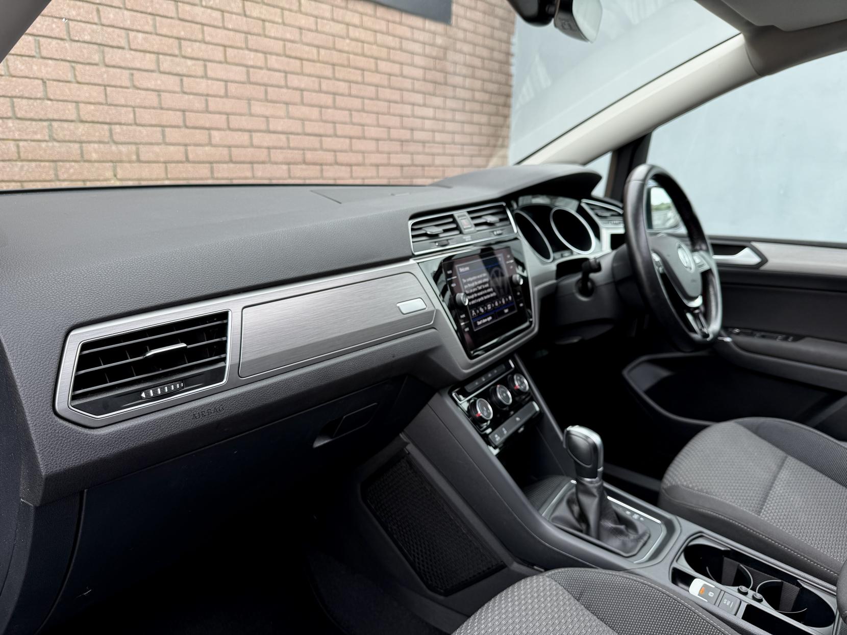 Volkswagen Touran 1.6 TDI BlueMotion Tech SE Family MPV 5dr Diesel DSG Euro 6 (s/s) (115 ps)