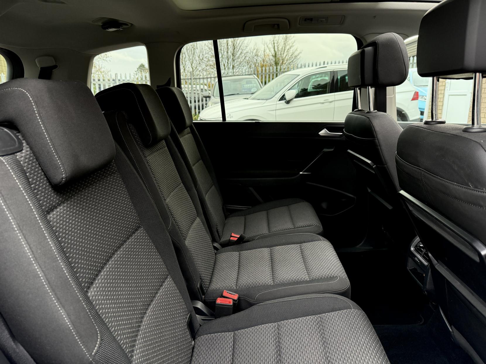 Volkswagen Touran 1.6 TDI BlueMotion Tech SE Family MPV 5dr Diesel DSG Euro 6 (s/s) (115 ps)