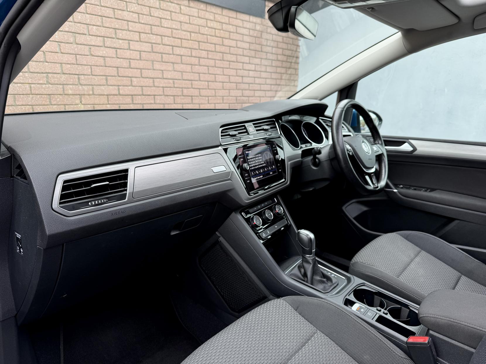 Volkswagen Touran 1.6 TDI BlueMotion Tech SE Family MPV 5dr Diesel DSG Euro 6 (s/s) (115 ps)