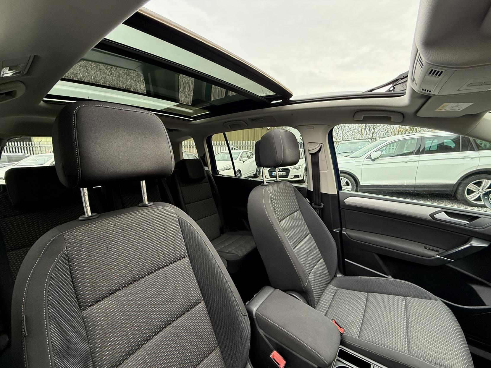 Volkswagen Touran 1.6 TDI BlueMotion Tech SE Family MPV 5dr Diesel DSG Euro 6 (s/s) (115 ps)