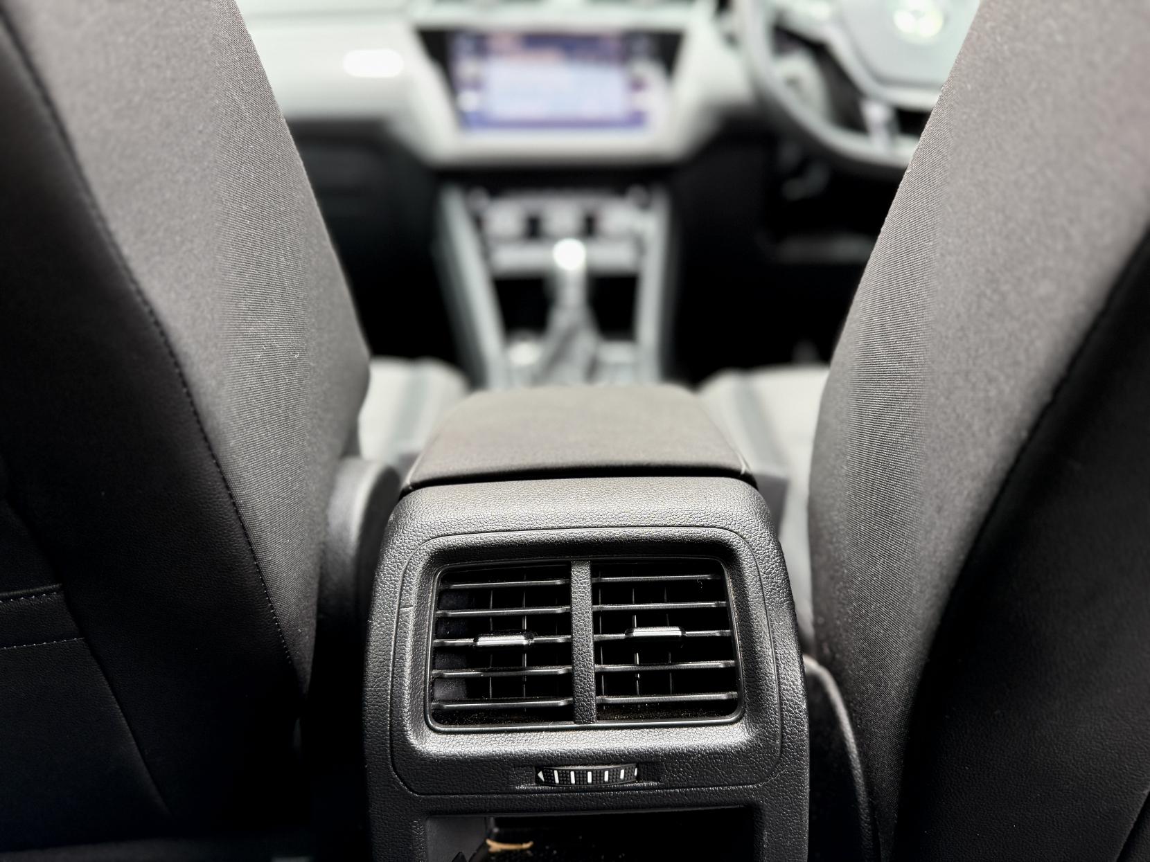 Volkswagen Touran 1.6 TDI BlueMotion Tech SE Family MPV 5dr Diesel DSG Euro 6 (s/s) (115 ps)