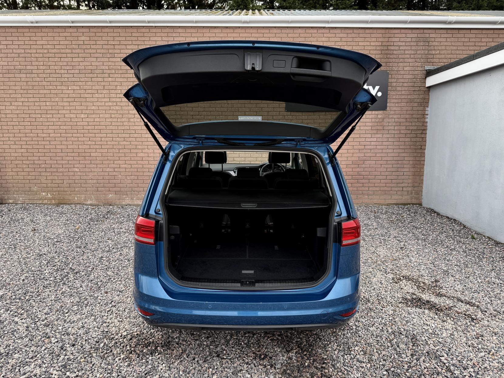 Volkswagen Touran 1.6 TDI BlueMotion Tech SE Family MPV 5dr Diesel DSG Euro 6 (s/s) (115 ps)