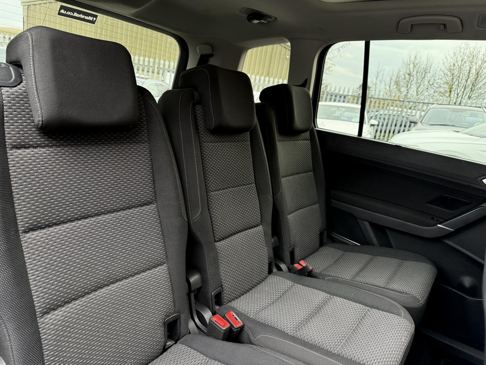 Volkswagen Touran 1.6 TDI BlueMotion Tech SE Family MPV 5dr Diesel DSG Euro 6 (s/s) (115 ps)